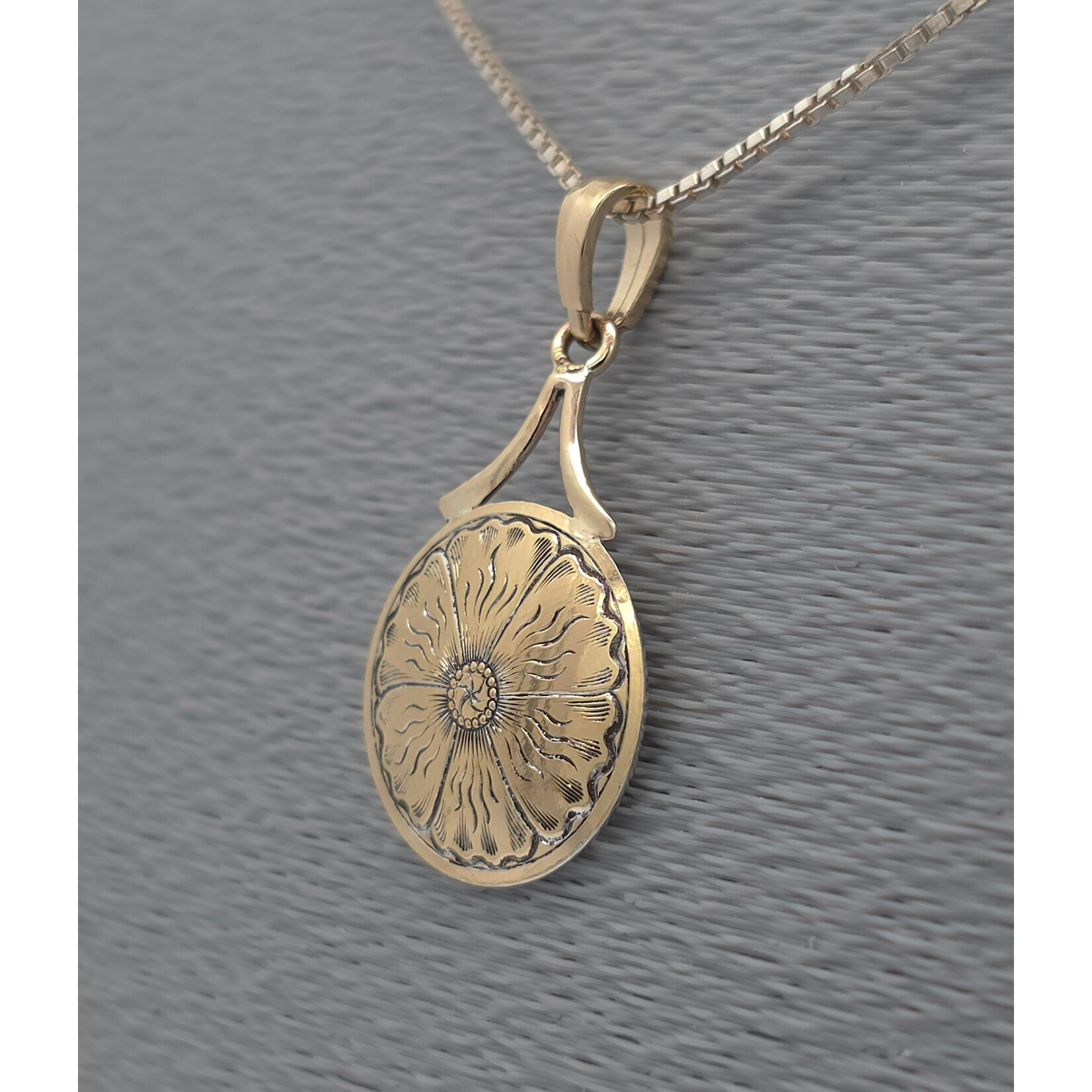 Modern Heirloom® 18KY & Sterling  Flower Medallion - Ray Cover Engraved