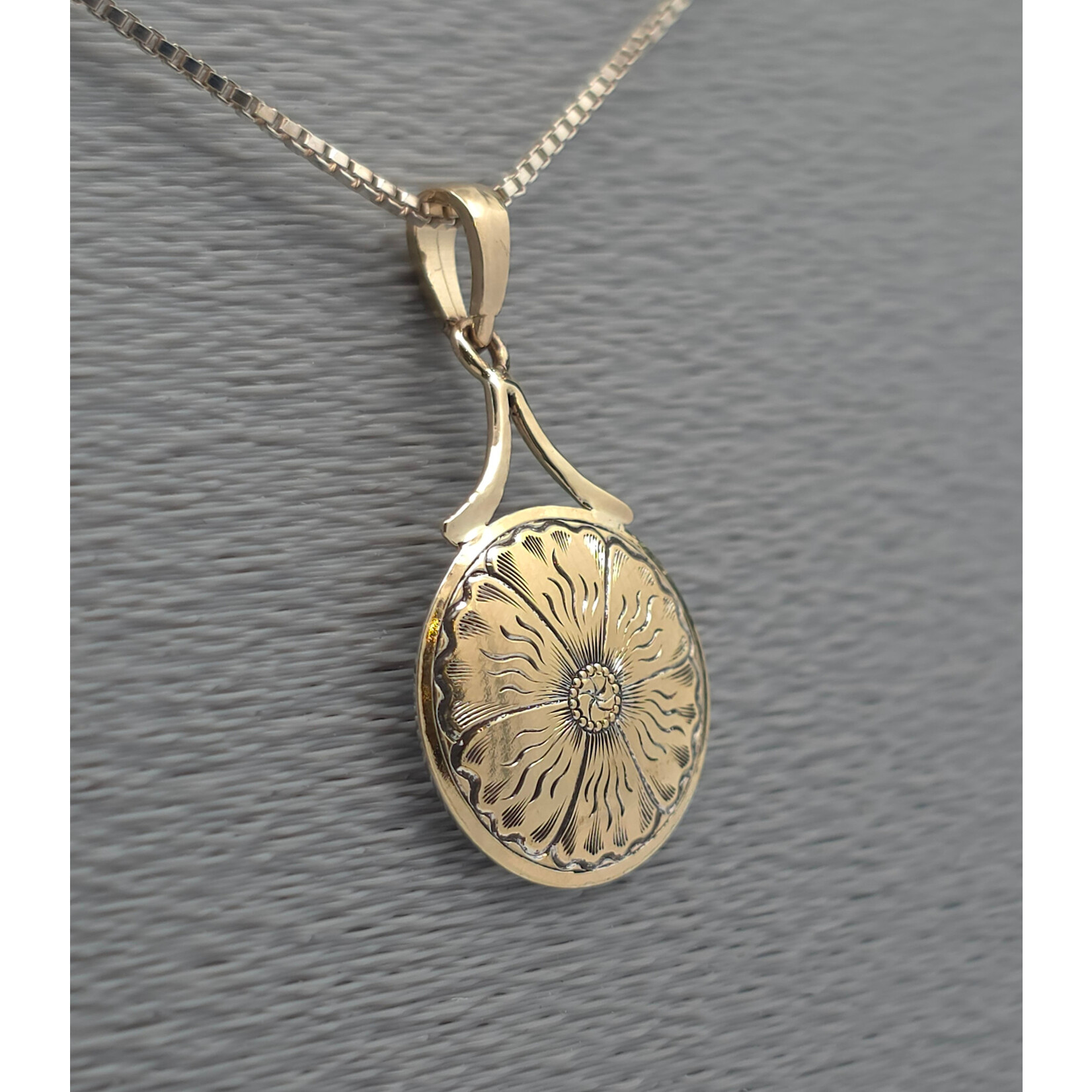 Modern Heirloom® 18KY & Sterling  Flower Medallion - Ray Cover Engraved
