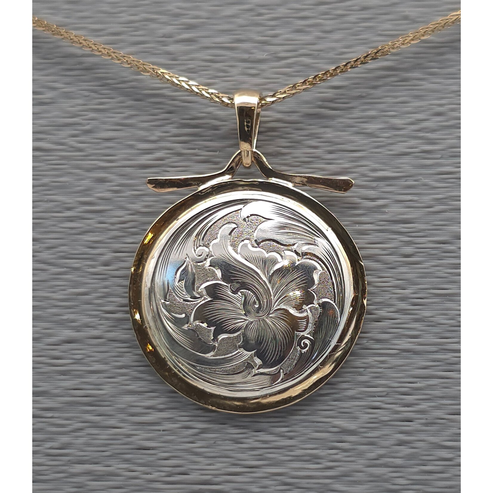 Modern Heirloom® Sterling Floral Disk w/ 14KY Border & Bail - Ray Cover Engraved
