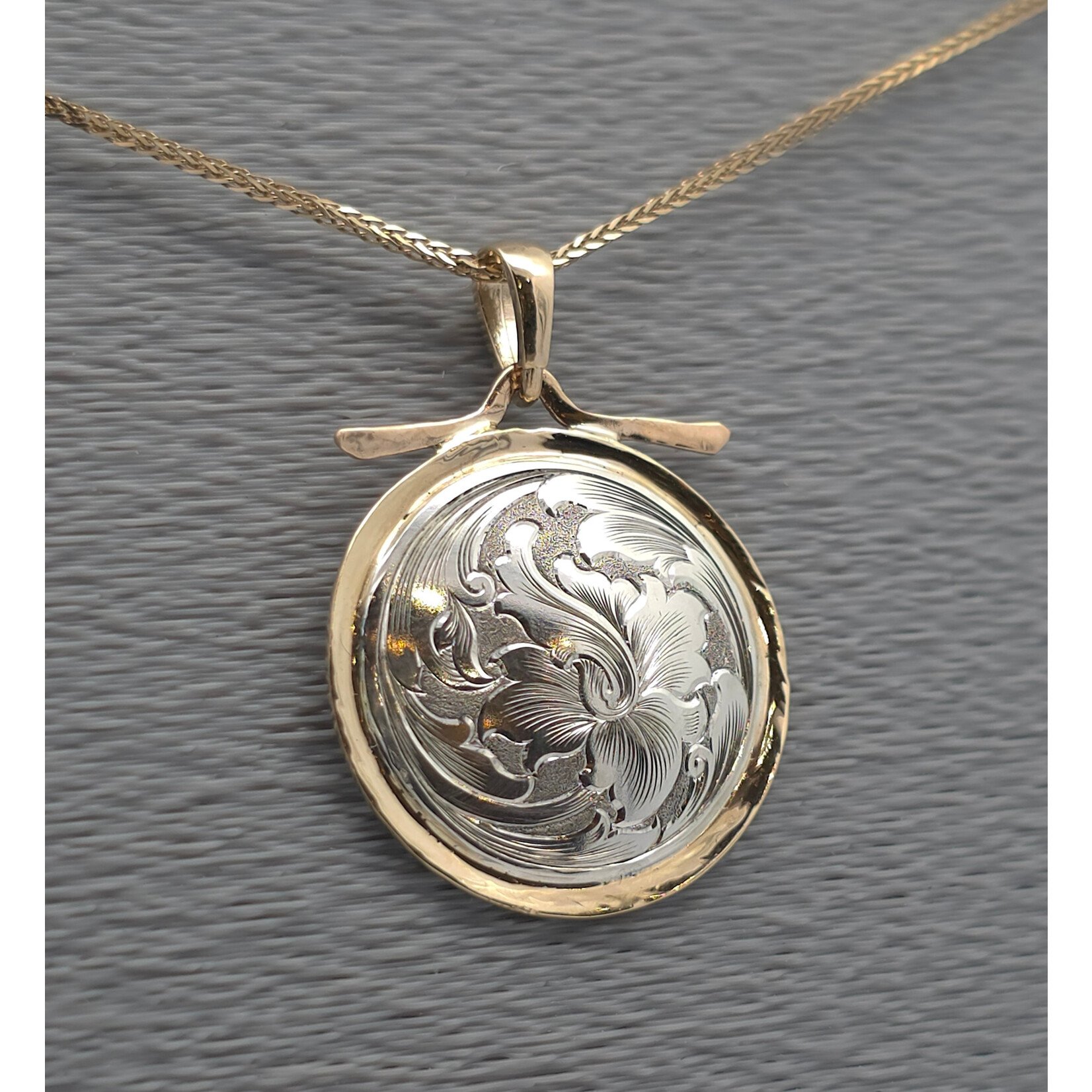 Modern Heirloom® Sterling Floral Disk w/ 14KY Border & Bail - Ray Cover Engraved