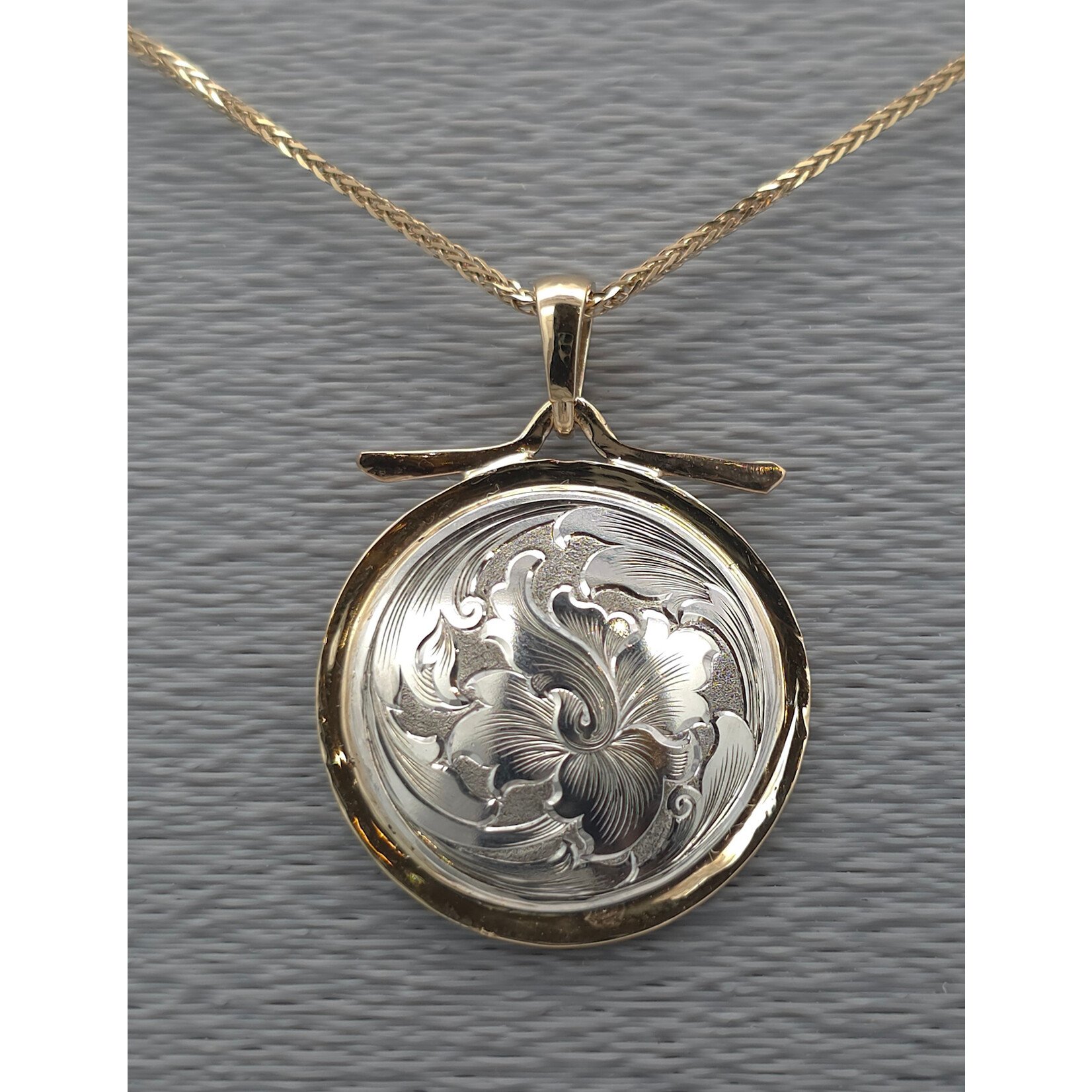 Modern Heirloom® Sterling Floral Disk w/ 14KY Border & Bail - Ray Cover Engraved