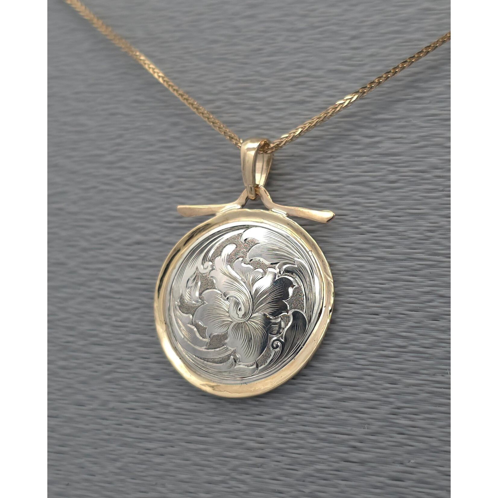 Modern Heirloom® Sterling Floral Disk w/ 14KY Border & Bail - Ray Cover Engraved