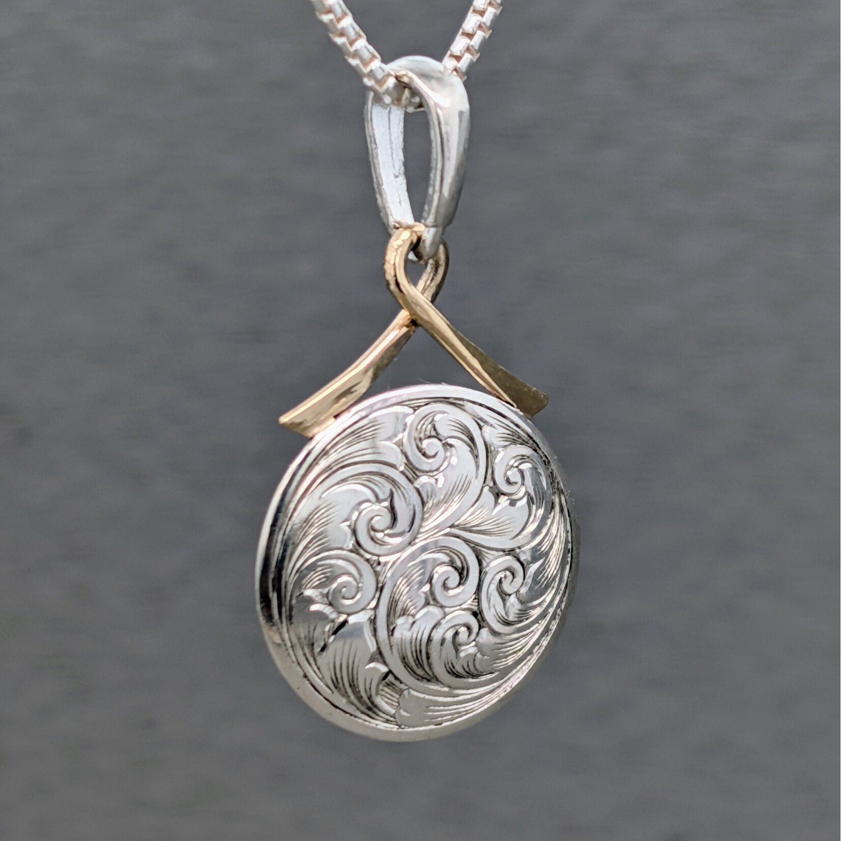 Modern Heirloom® 14KY & Sterling Scrolling Wave Pagoda Medallion, 16" Rounded Box