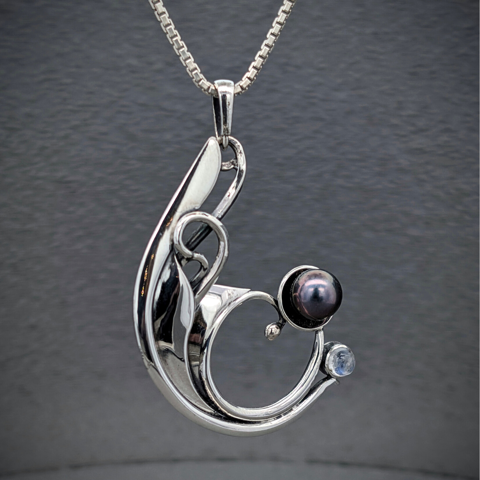 Modern Heirloom® Flowing Pearl & Moonstone Pendant