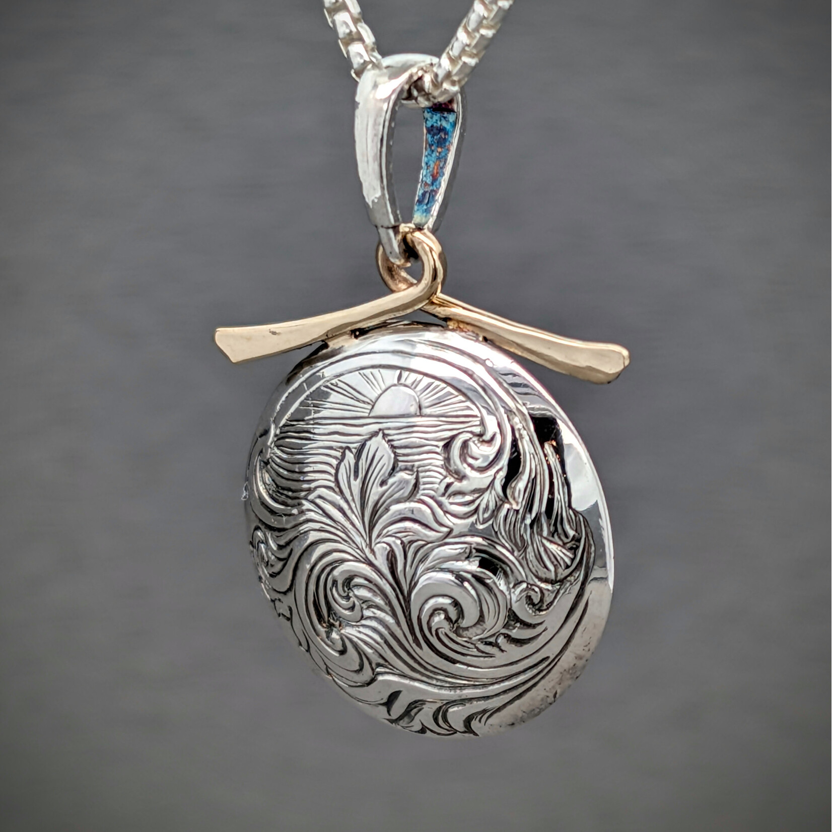 Modern Heirloom® Sunset by the Sea 18mm Temple Medallion, 14KY & Sterling