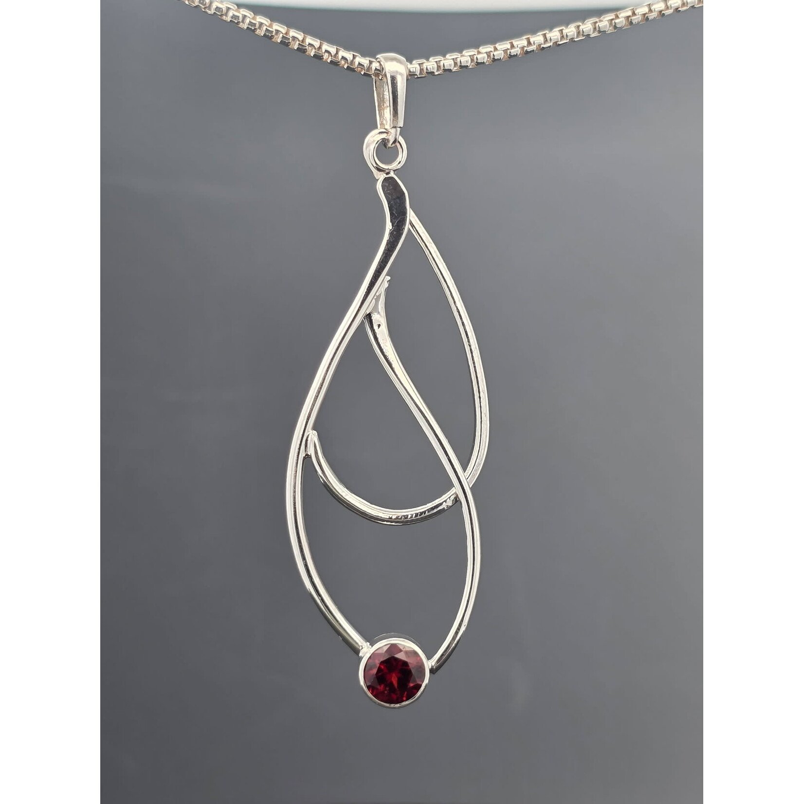 Modern Heirloom® Sterling Seagrass Pendant w/ 6mm Garnet, 20"