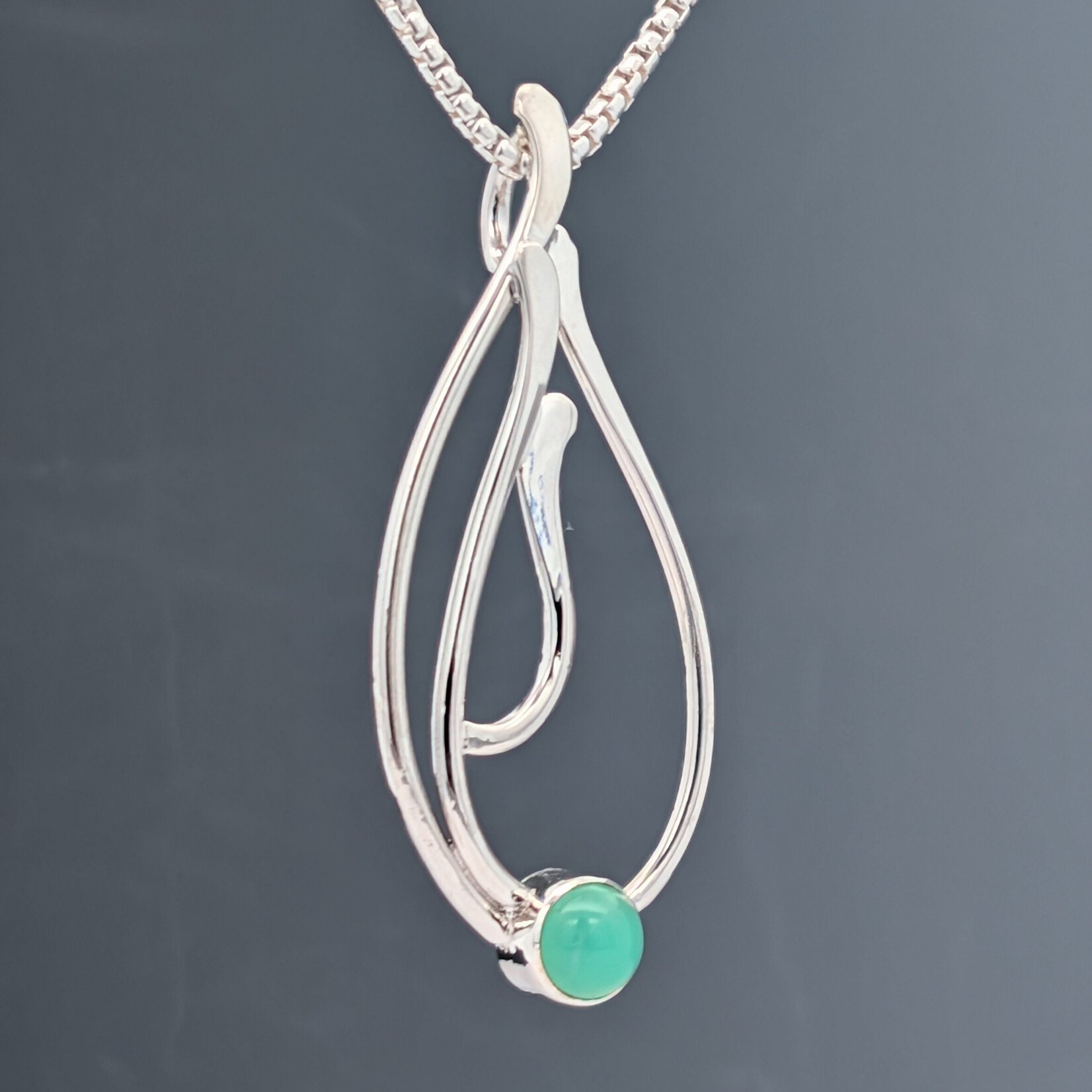 Modern Heirloom® Sterling Seagrass Pendant w/ 6mm Chrysoprase, 16"