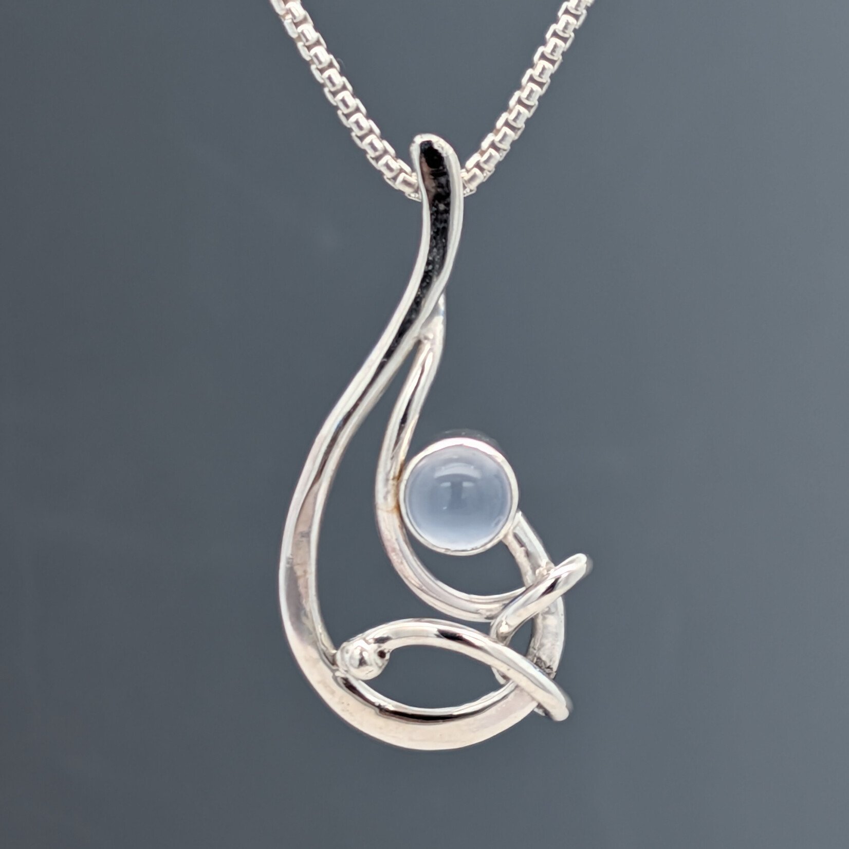 Modern Heirloom® Sterling Seagrass Pendant w/ 5mm Chalcedony, 18"