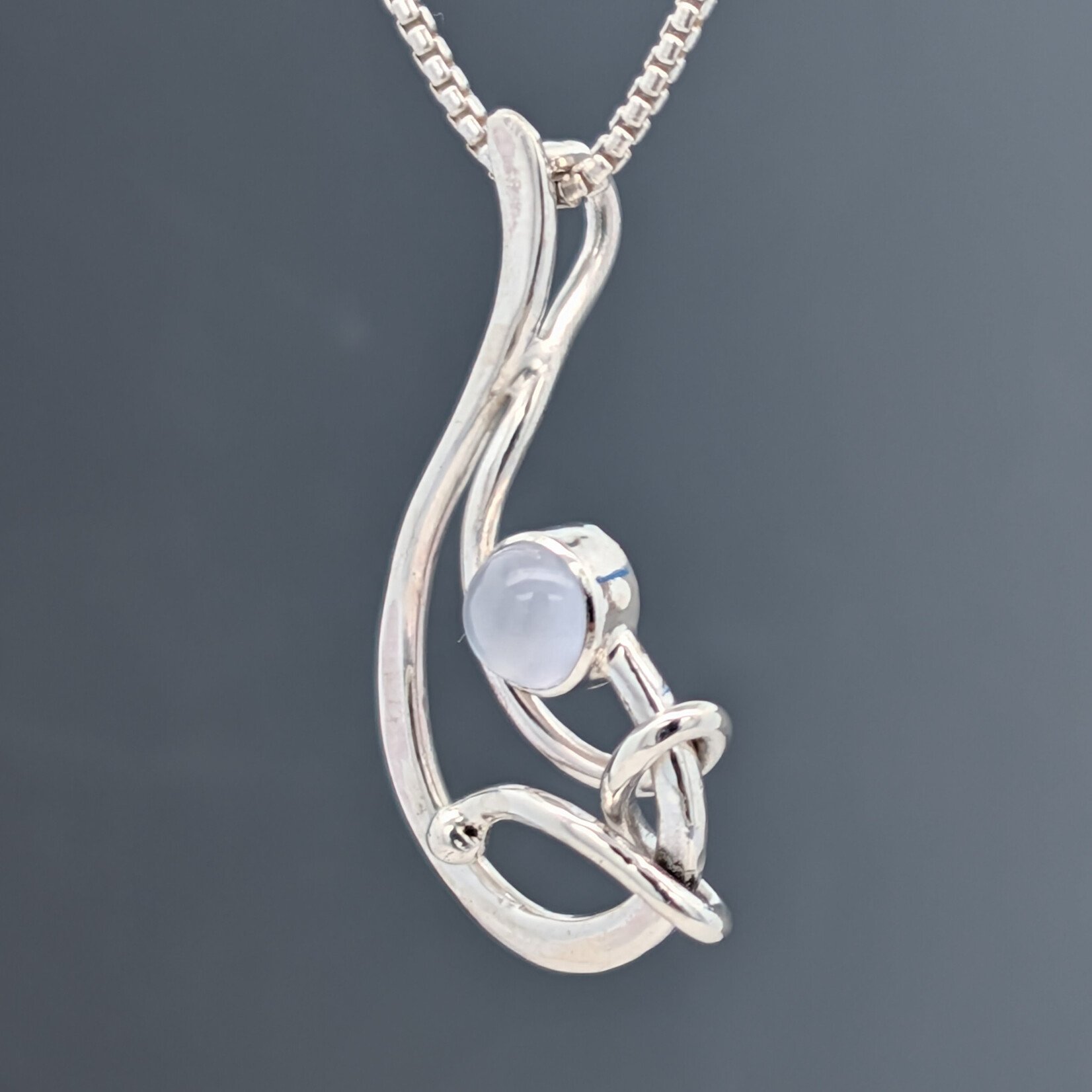 Modern Heirloom® Sterling Seagrass Pendant w/ 5mm Chalcedony, 18"
