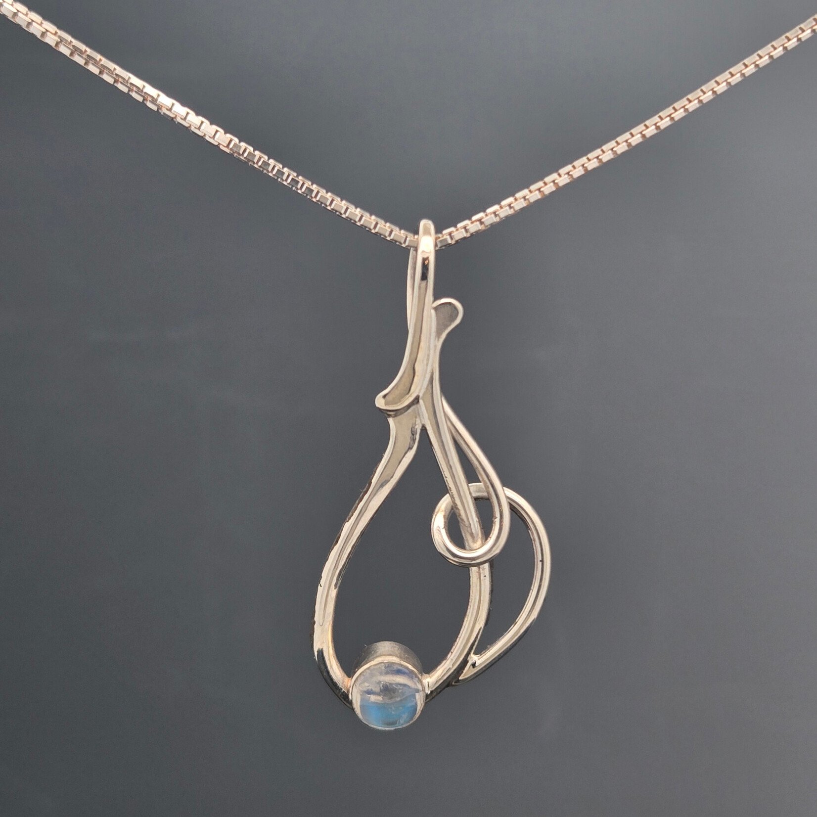 Modern Heirloom® Seagrass Pendant w/ 5mm Moonstone on 24"