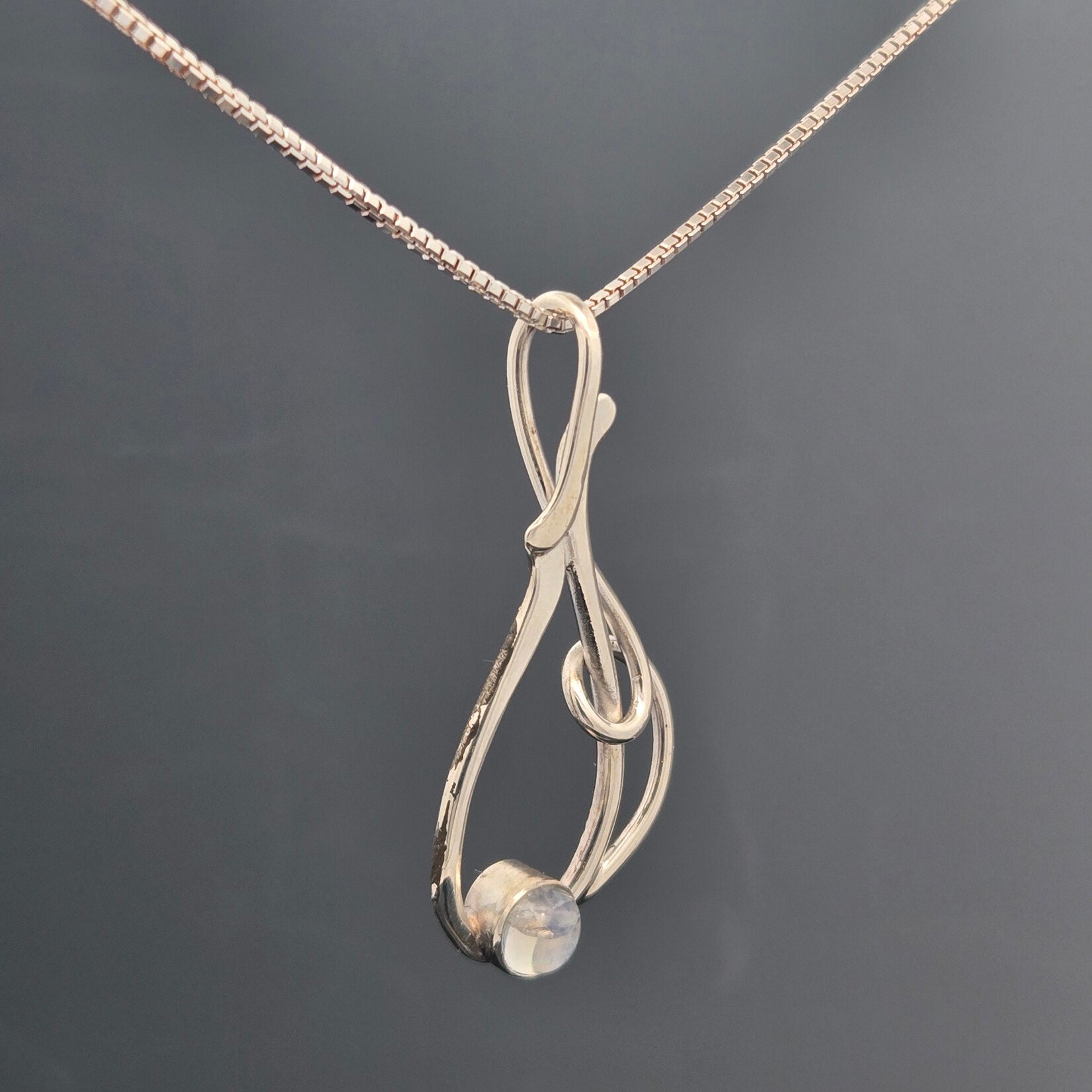 Modern Heirloom® Seagrass Pendant w/ 5mm Moonstone on 24"