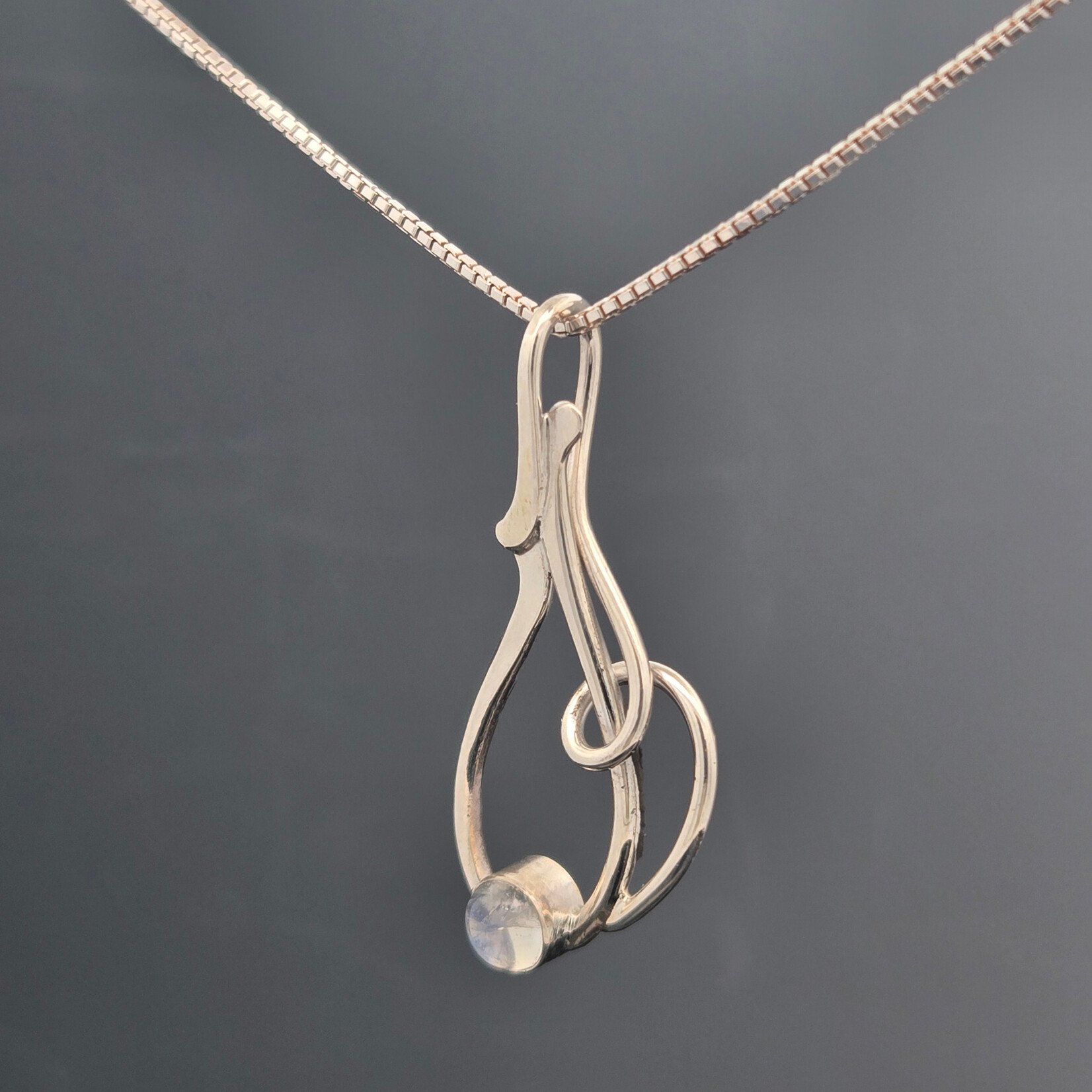 Modern Heirloom® Seagrass Pendant w/ 5mm Moonstone on 24"