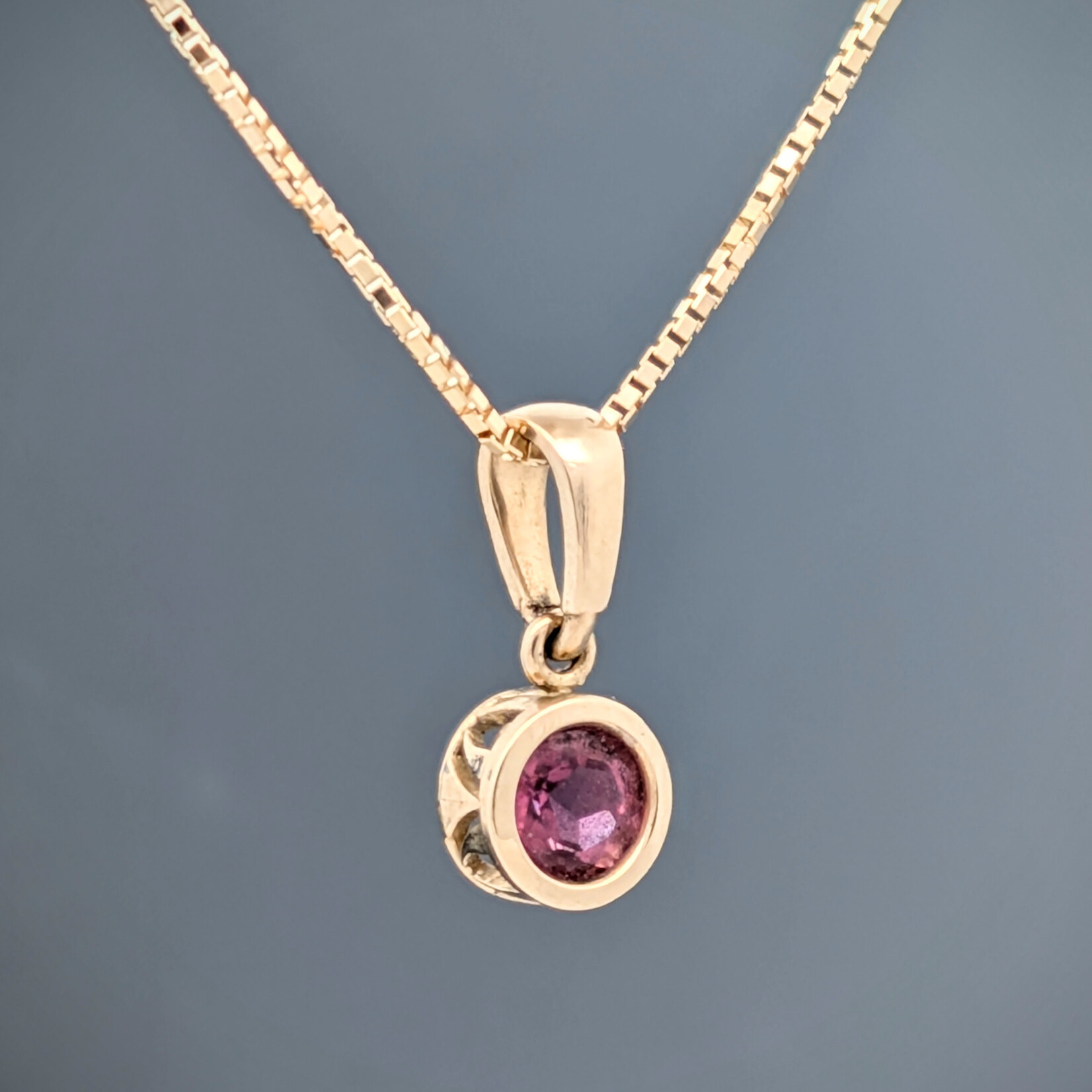14KY Filigree Pendant w/ 5mm Pink Tourmaline on 18" Octava Chain