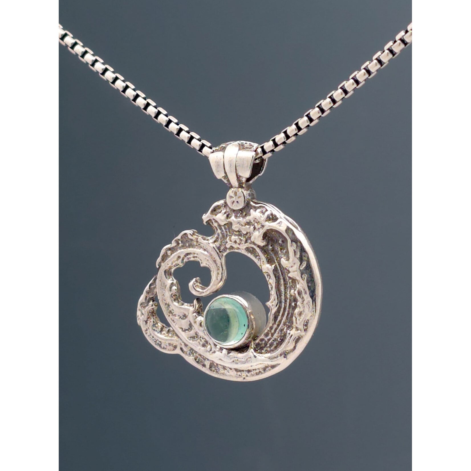 Modern Heirloom® Sculpted Wave w/ Green Tourmaline, Small