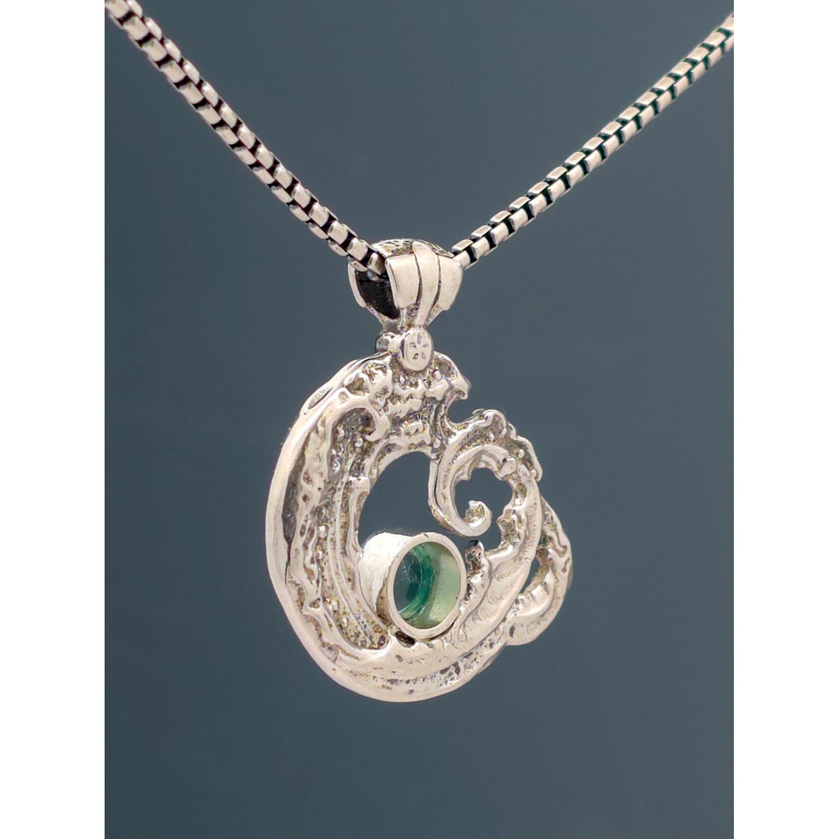 Modern Heirloom® Sculpted Wave w/ Green Tourmaline, Small