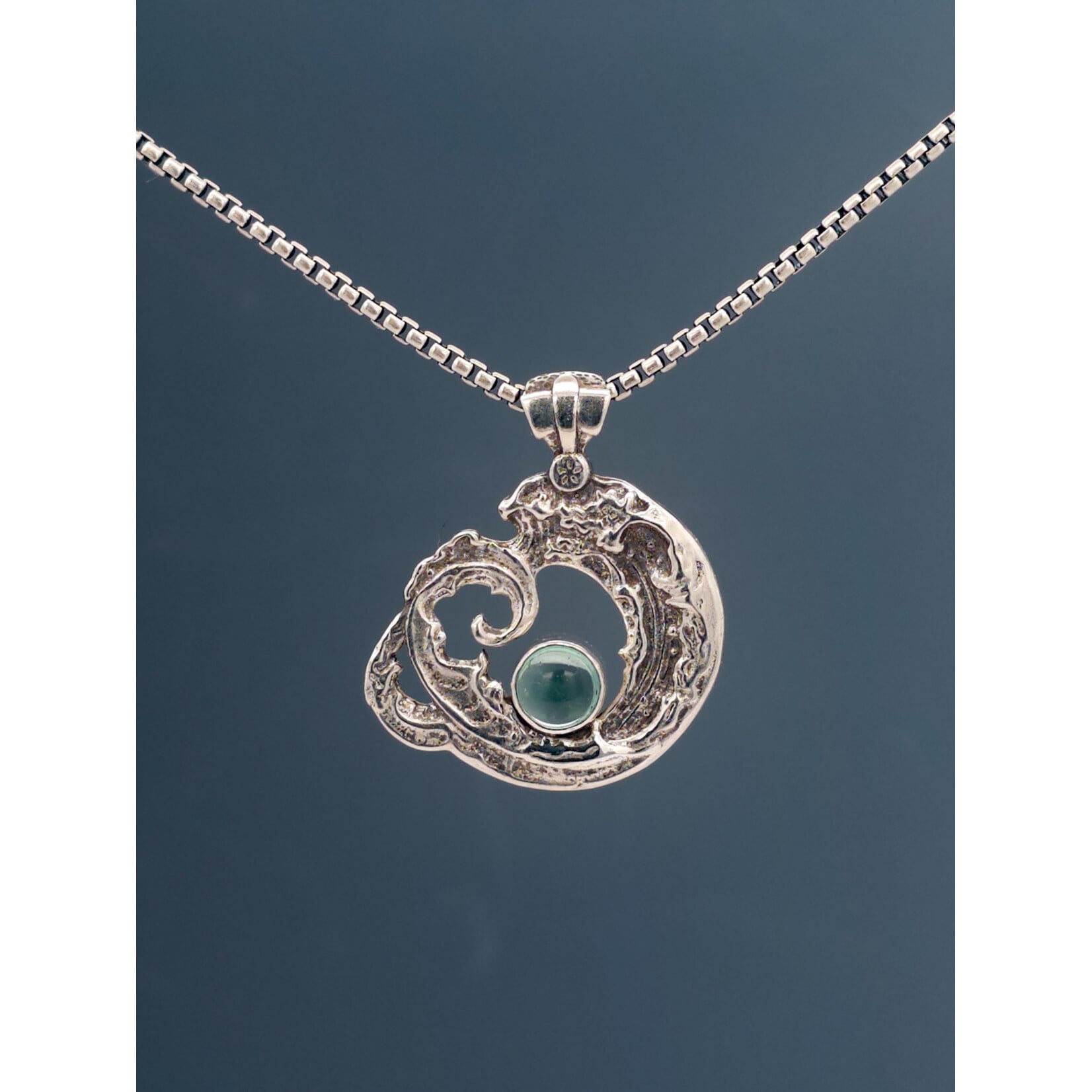 Modern Heirloom® Sculpted Wave w/ Green Tourmaline, Small
