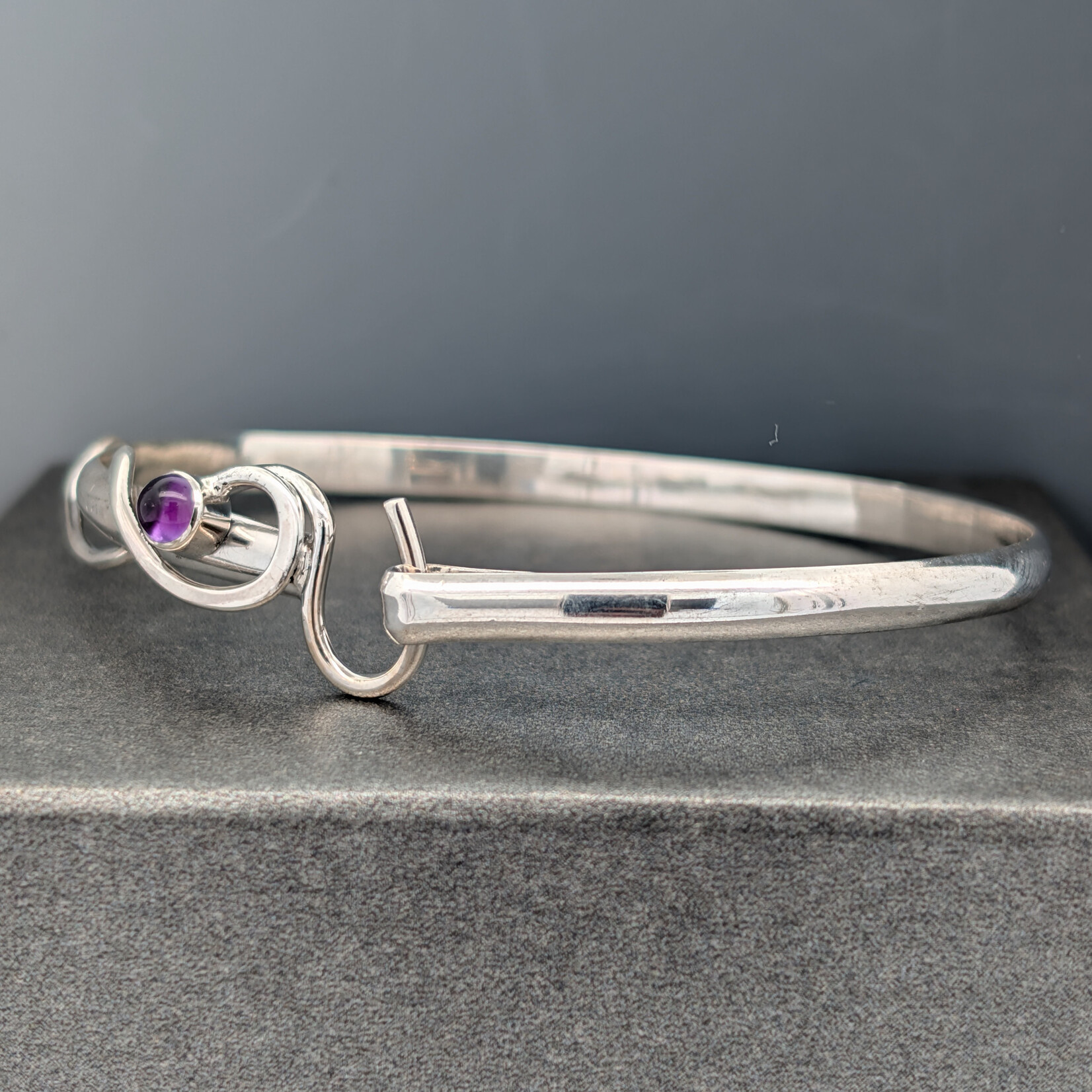 Modern Heirloom® AC Hook Bracelet Amethyst 5mm Cabochon