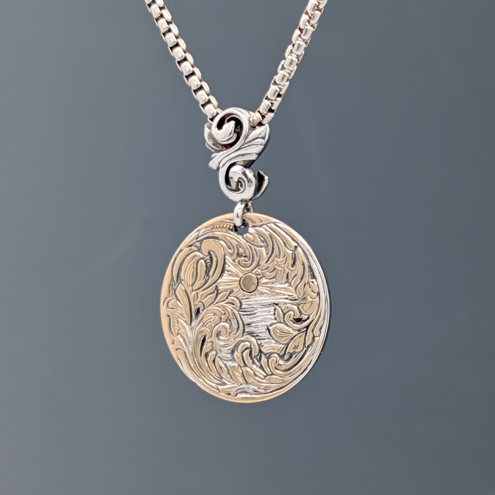 Modern Heirloom® Sunrise by the Sea Two Tone Mini Medallion, 18" RDB