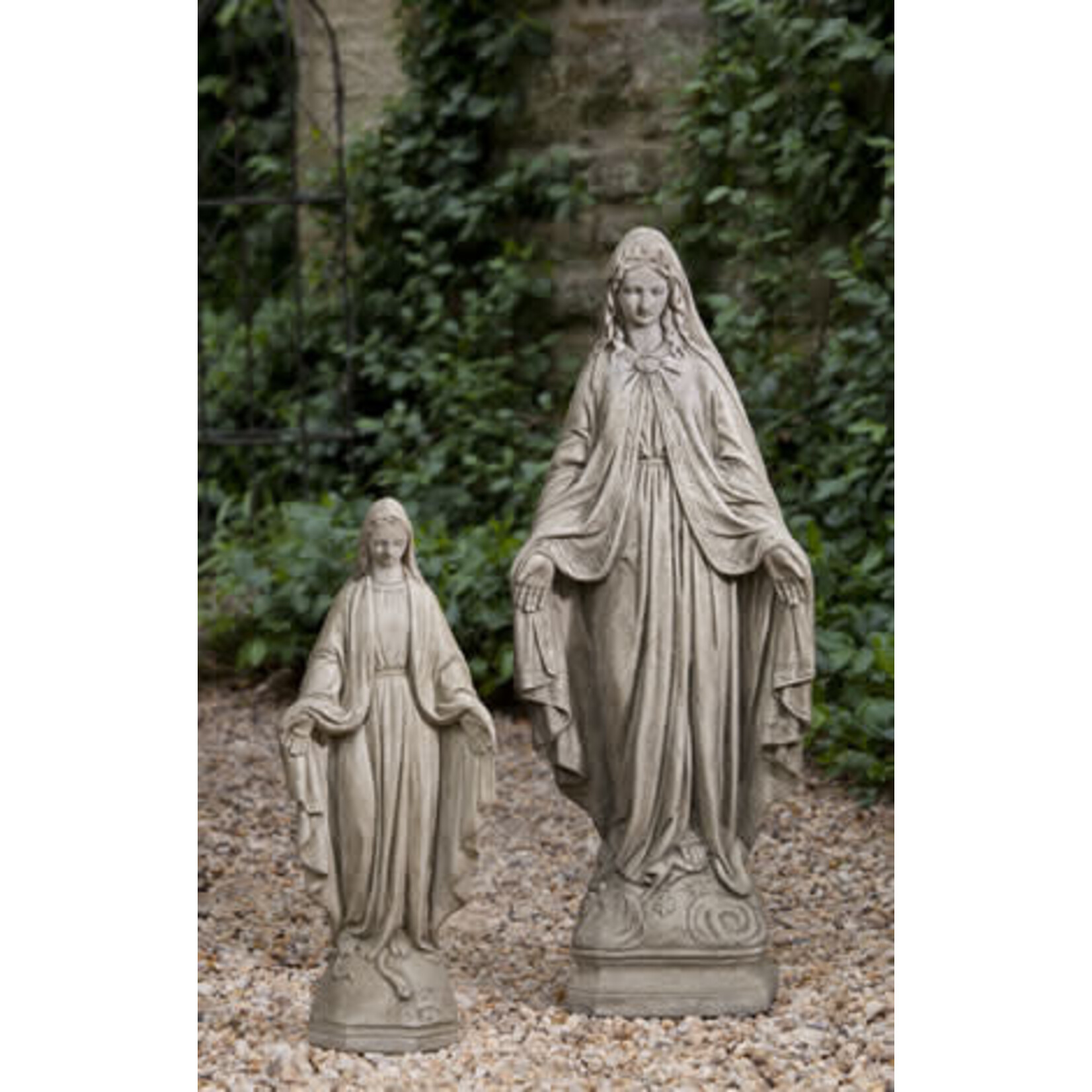 Campania Madonna: Medium