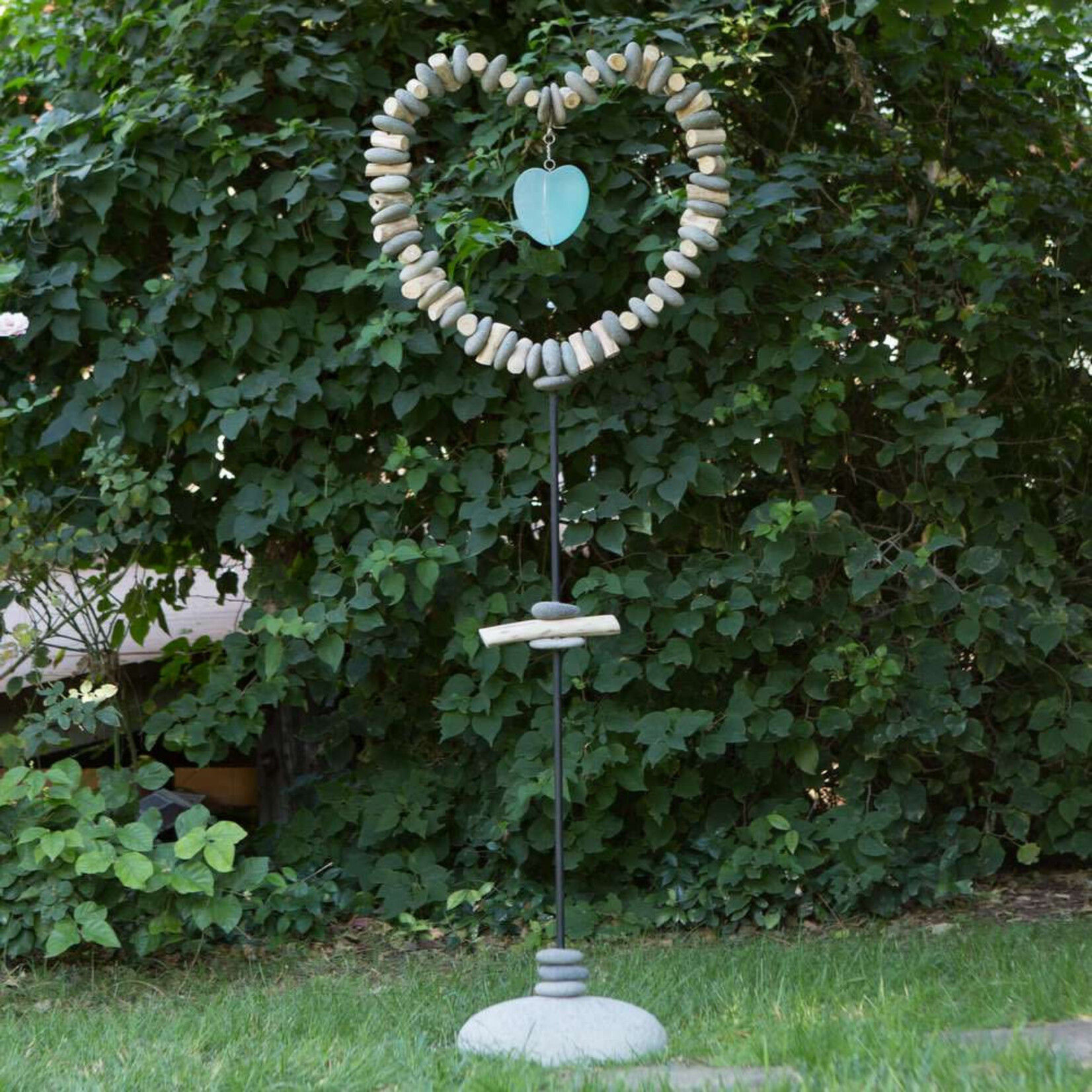 Garden Age Supply Heart Garden Stand with Glass Heart Large