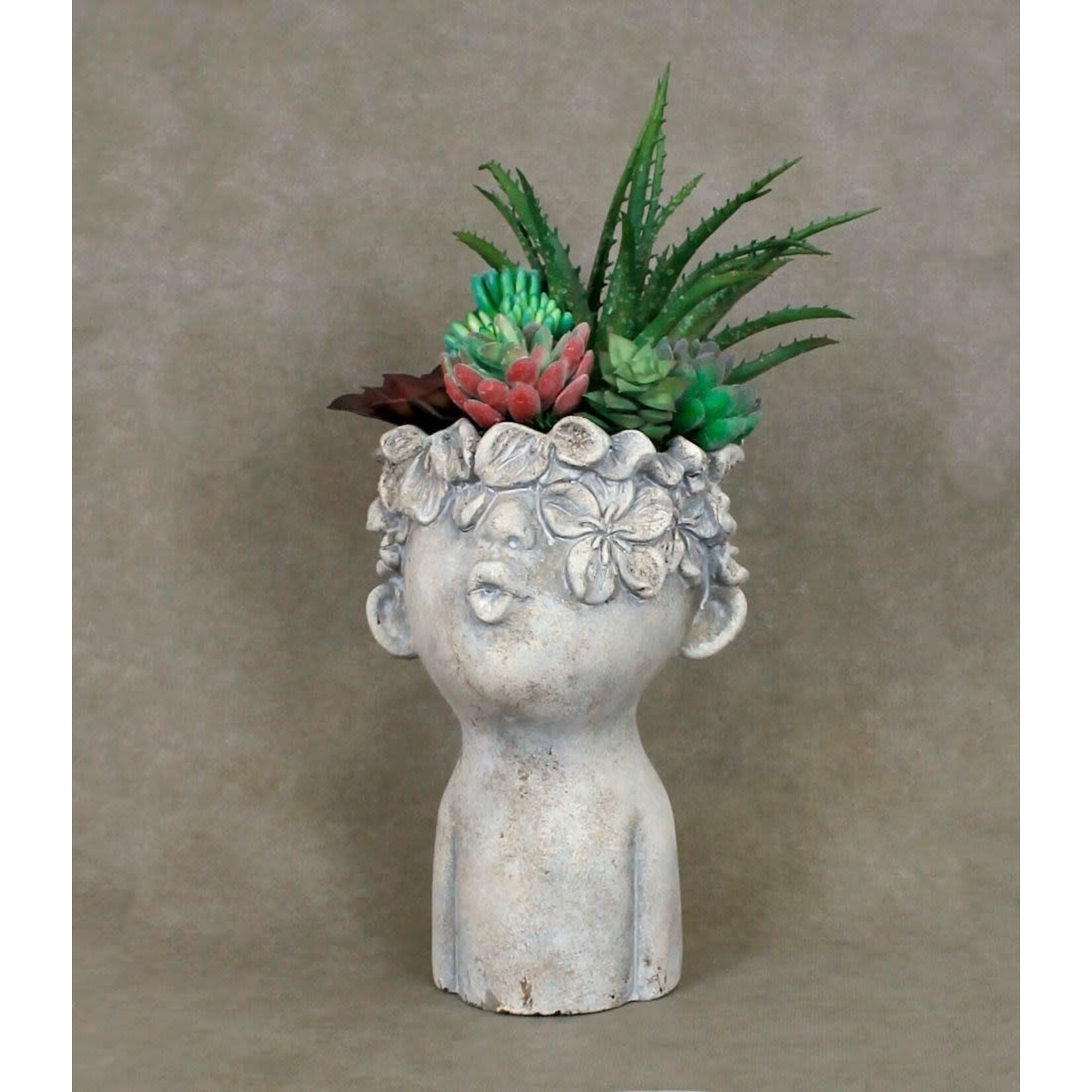 Kissing Planter  (H2)