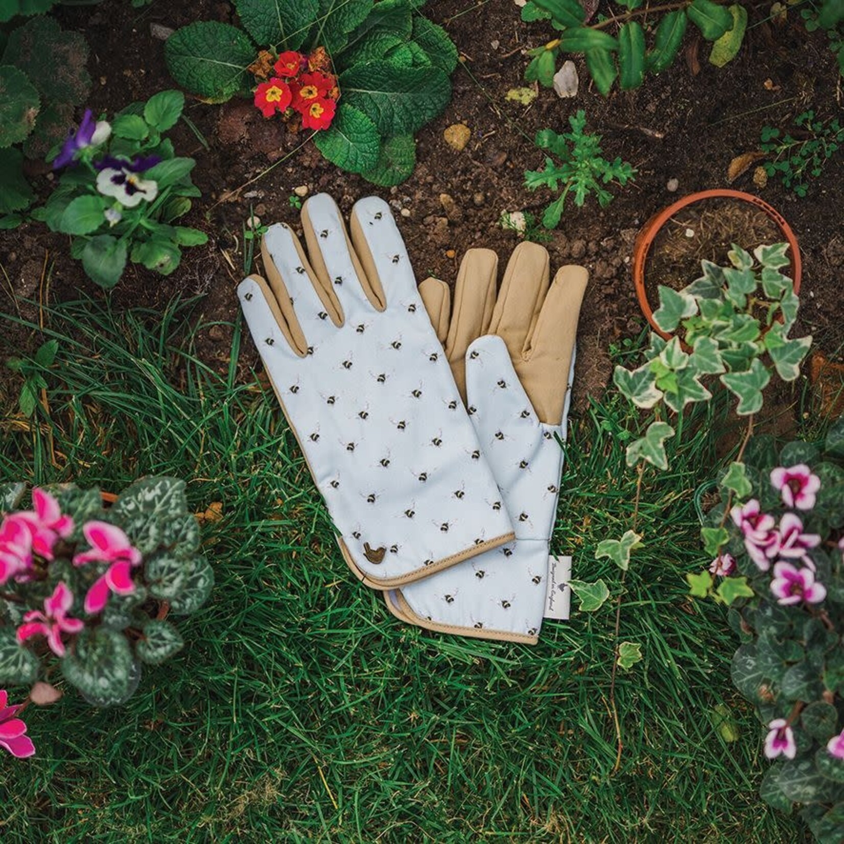 BEE GARDEN GLOVES