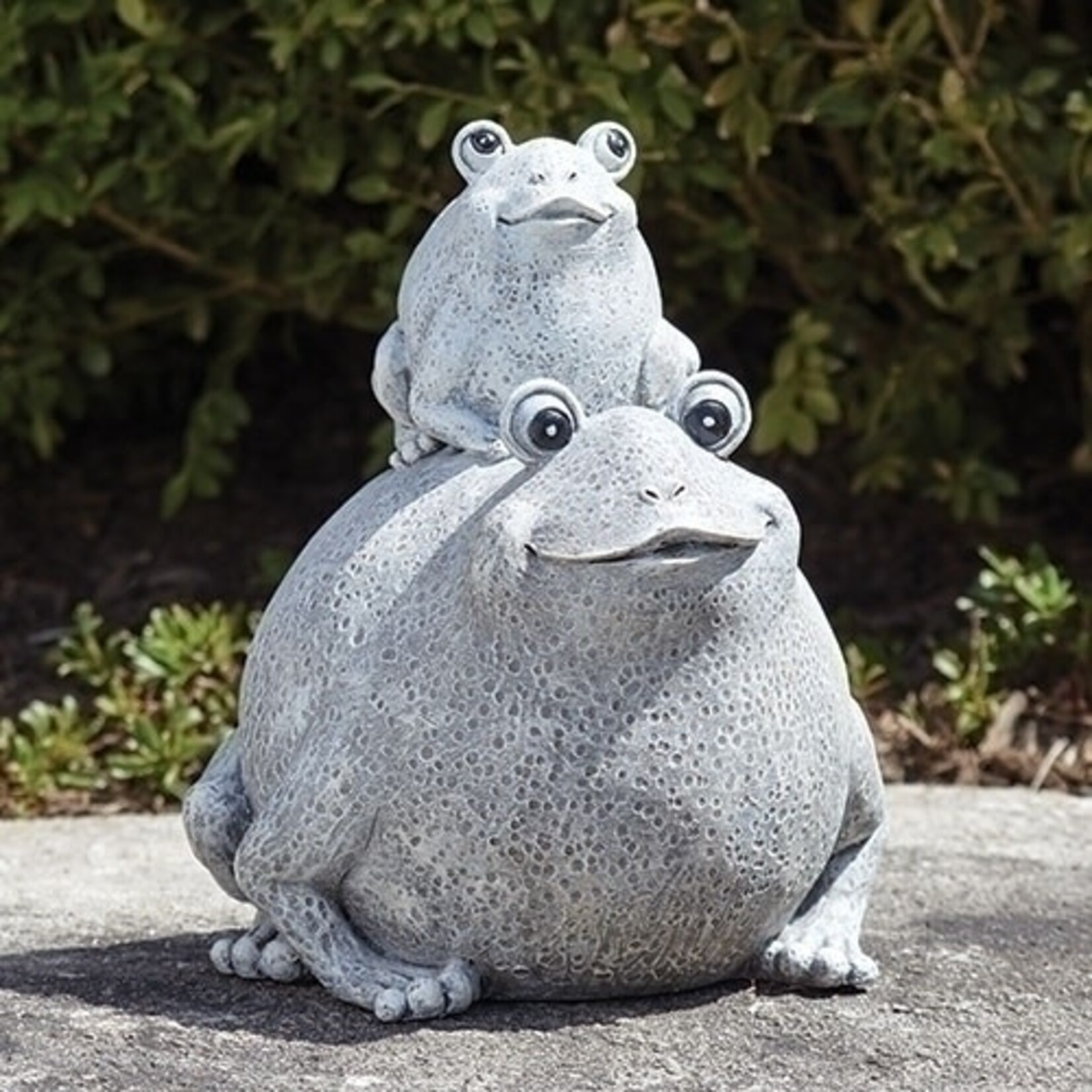 Frog and Baby - Statue