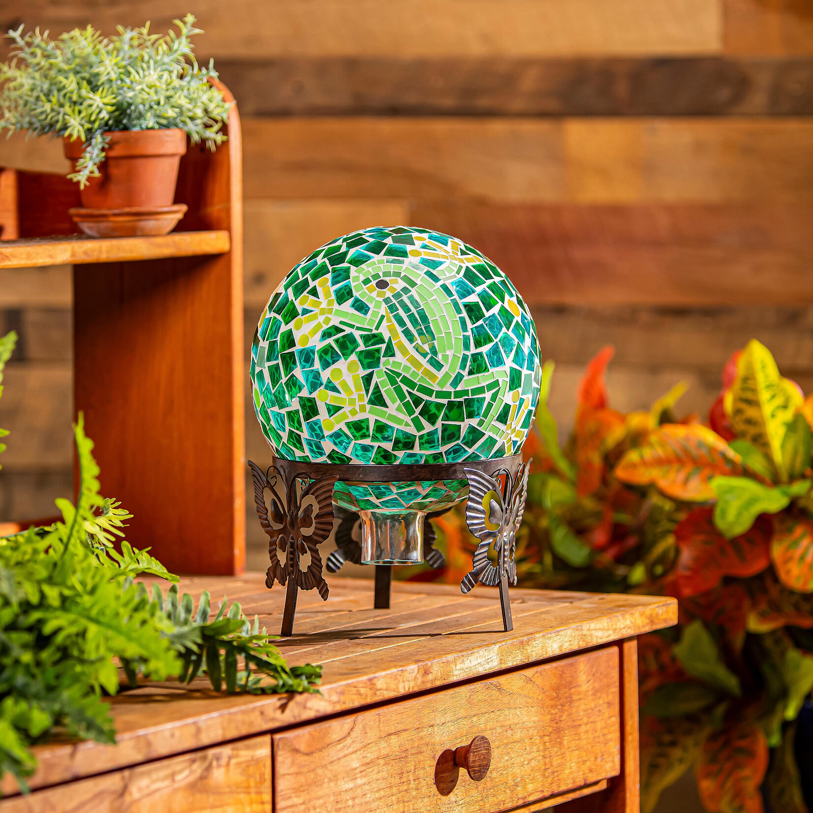 Green Frog - Mosaic Gazing Ball