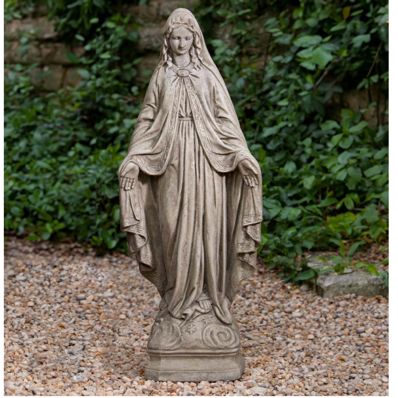 Campania Madonna: Medium