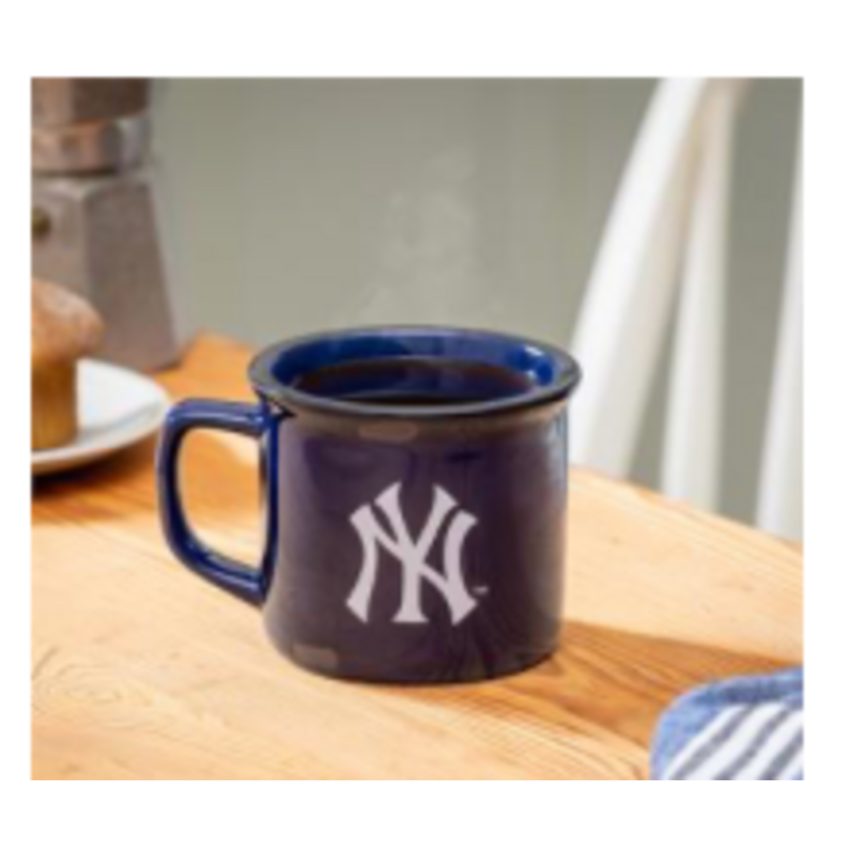 New York Yankees Ceramic Camp Cup with Enamel Finish