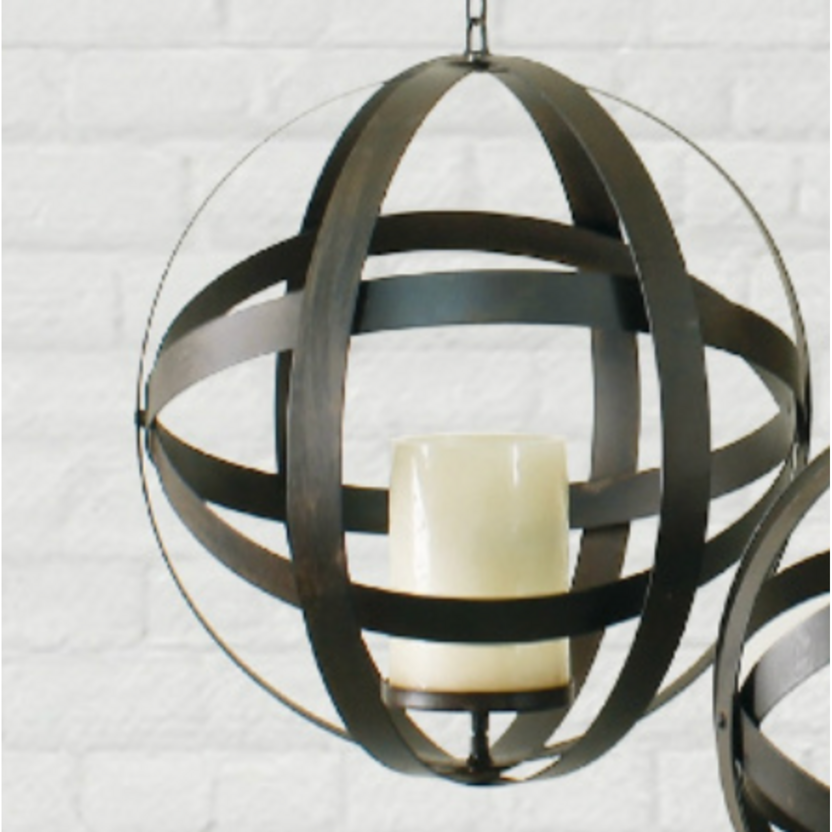 Hanging Sphere Medium