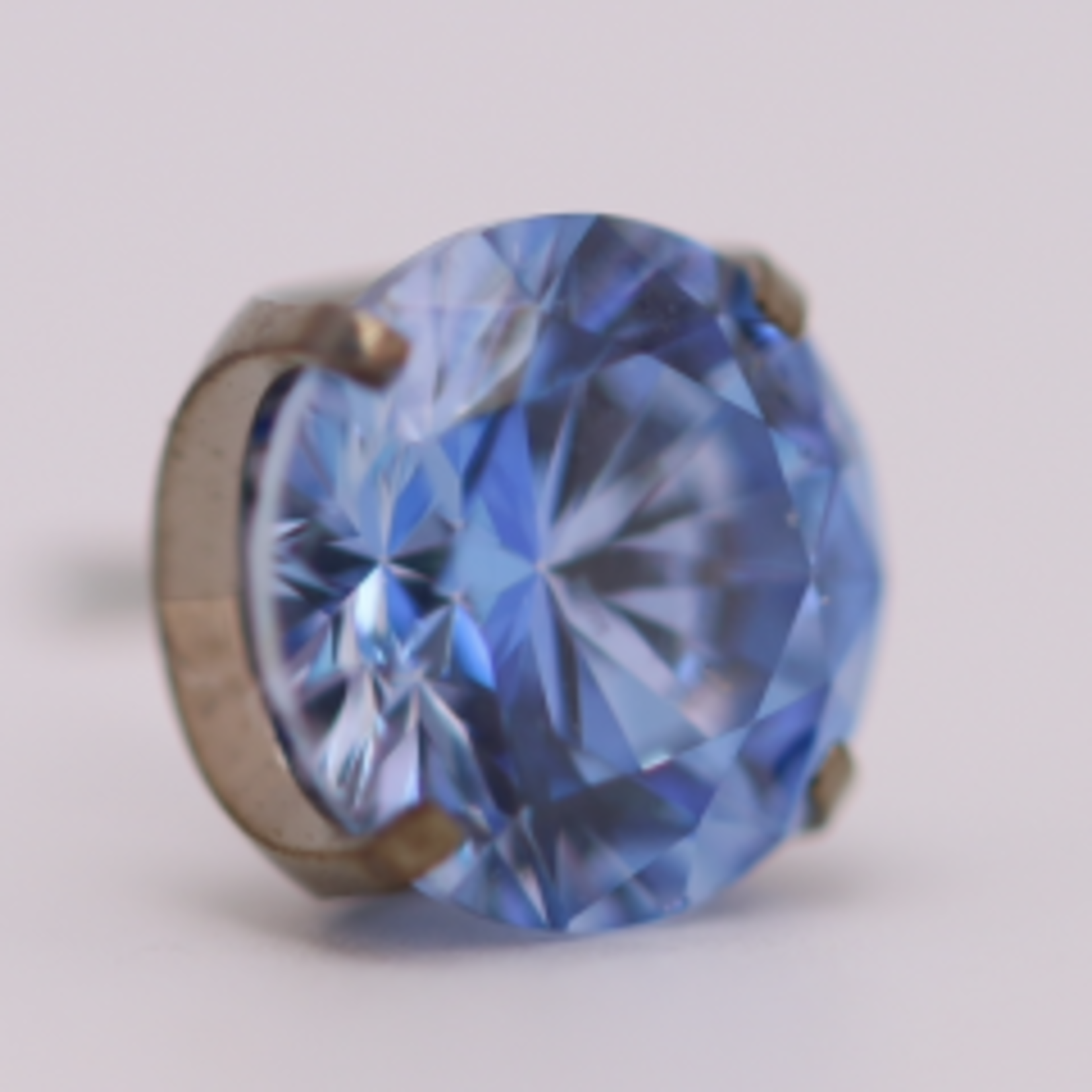 Neometal 18g prong set threadless end 2.5mm arctic blue