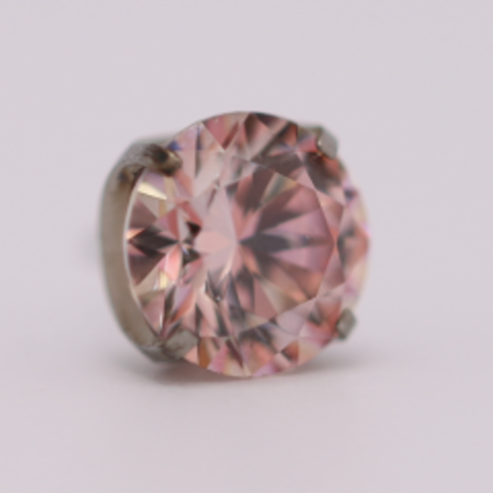 Neometal 18g prong set threadless end 4mm morganite