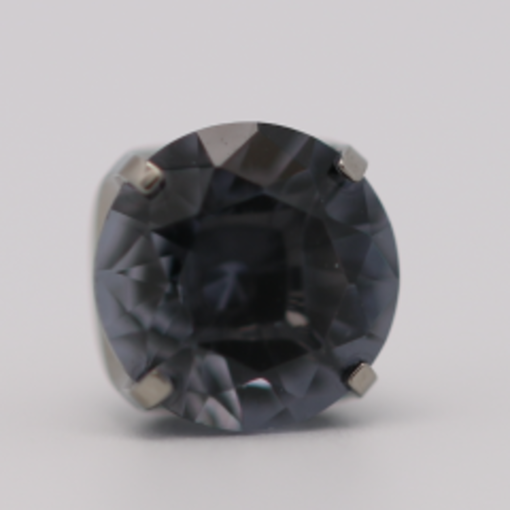 Neometal 18g prong set threadless end 2.5mm ocean gray