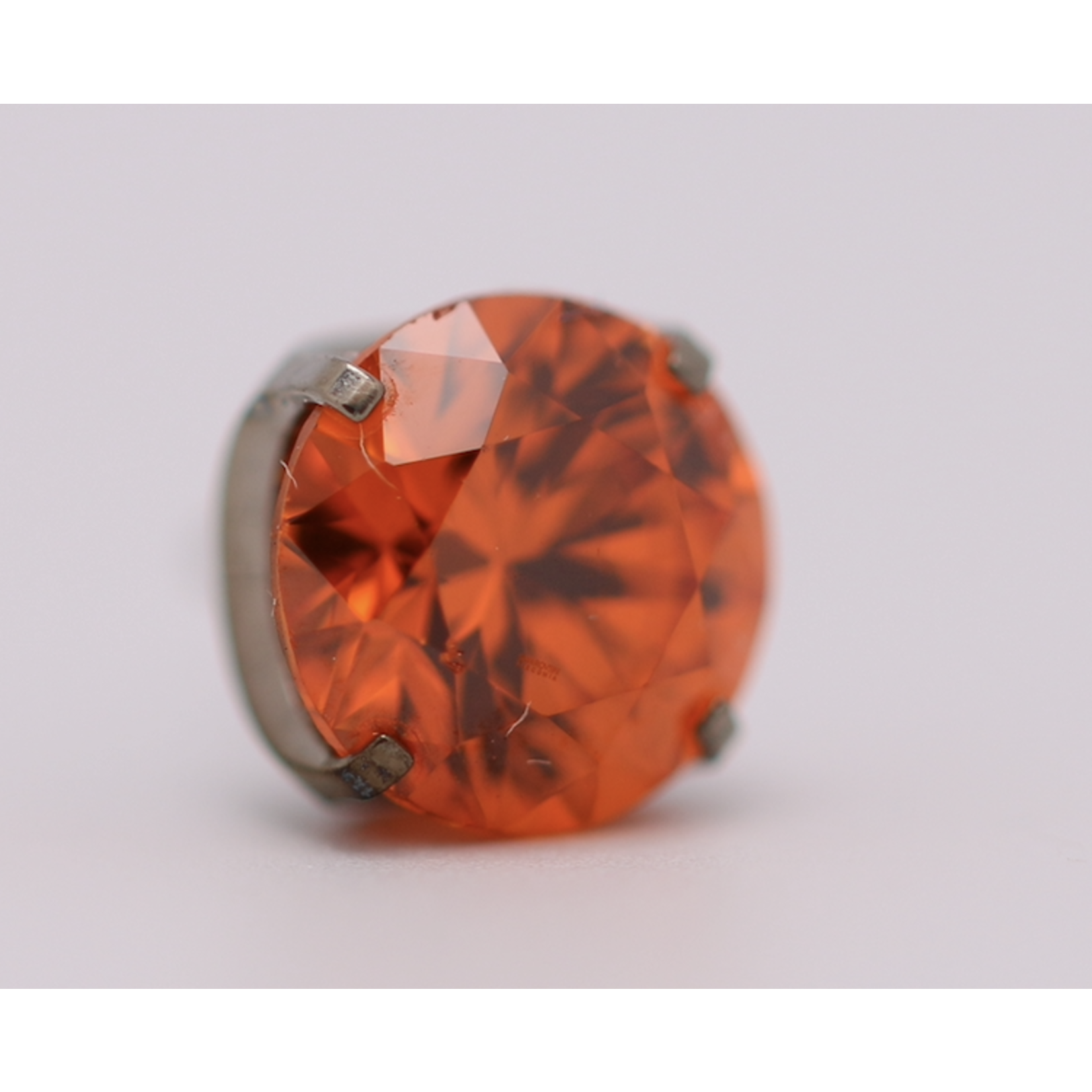 Neometal 18g prong set threadless end 1.5mm orange