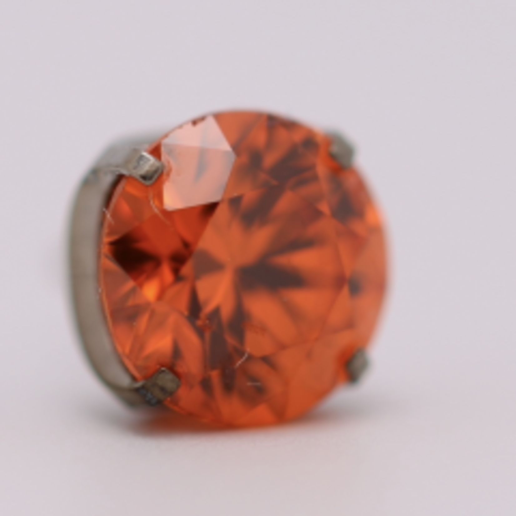 Neometal 18g prong set threadless end 2mm orange