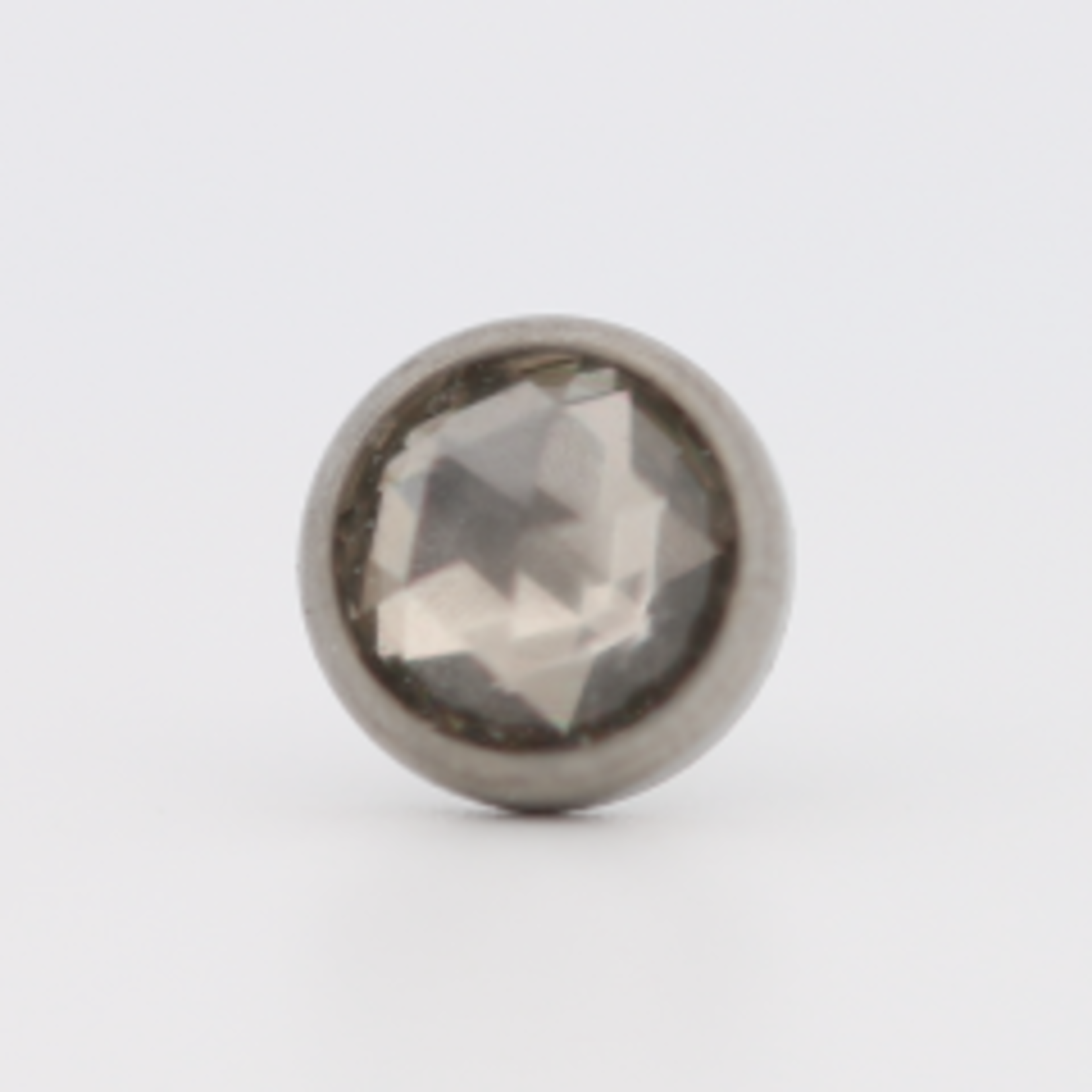 Neometal 18g cabochon bezel set 4mm genuine rose cut white topaz