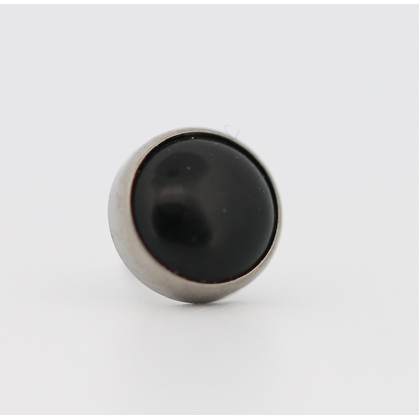 Neometal 18g cabochon bezel set 2.5mm synthetic black onyx