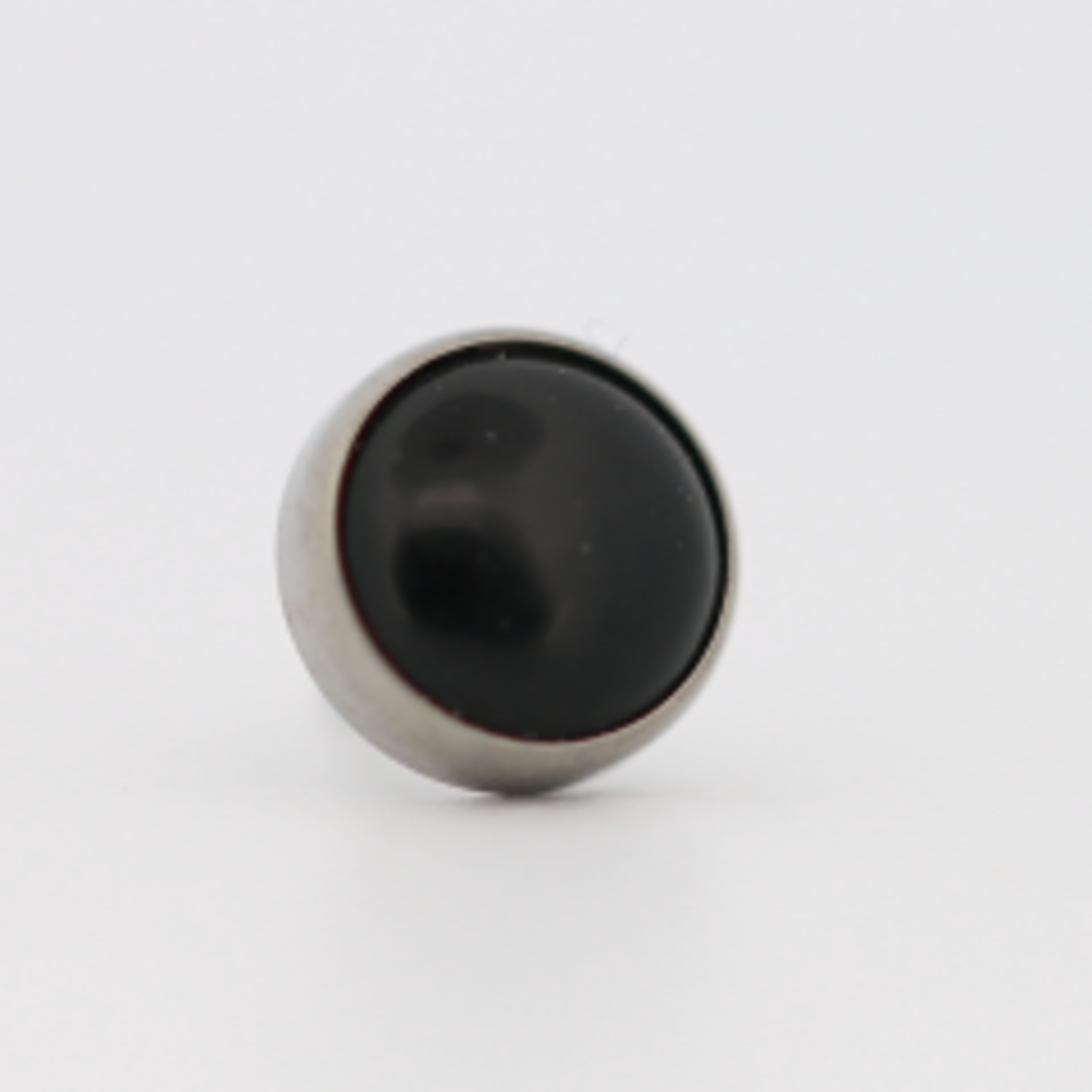 Neometal 18g cabochon bezel set 4mm synthetic black onyx