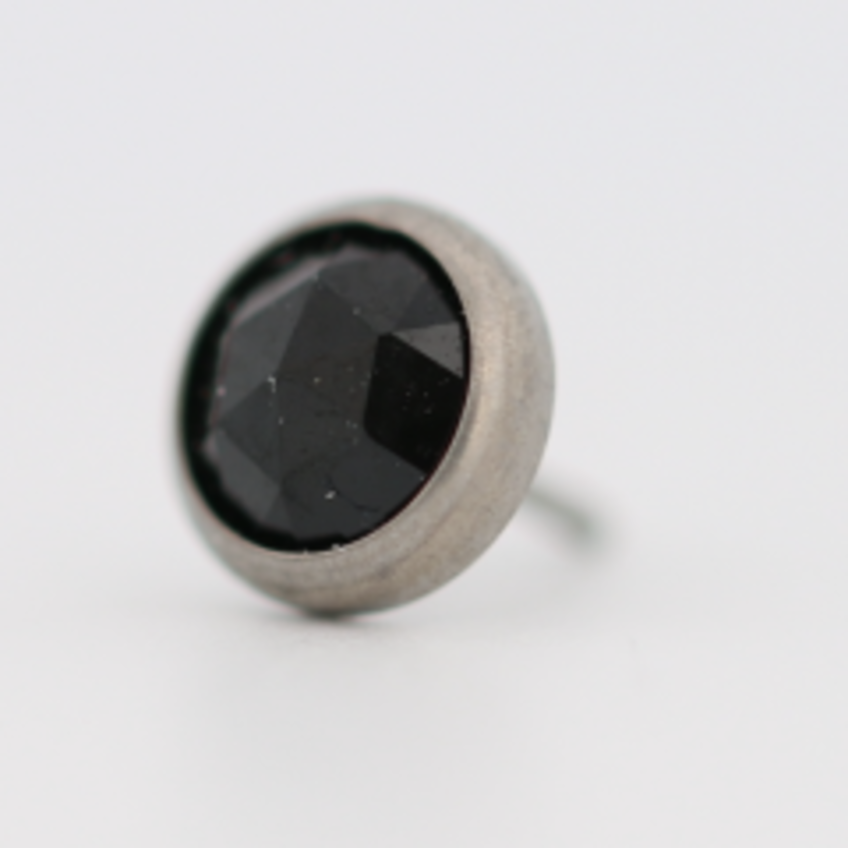 Neometal 18g cabochon bezel set 2mm synthetic rose cut black ceramic