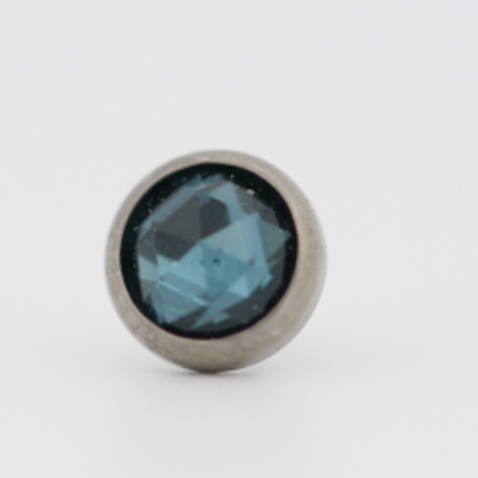 Neometal 18g cabochon bezel set 2mm synthetic rose cut London blue ceramic