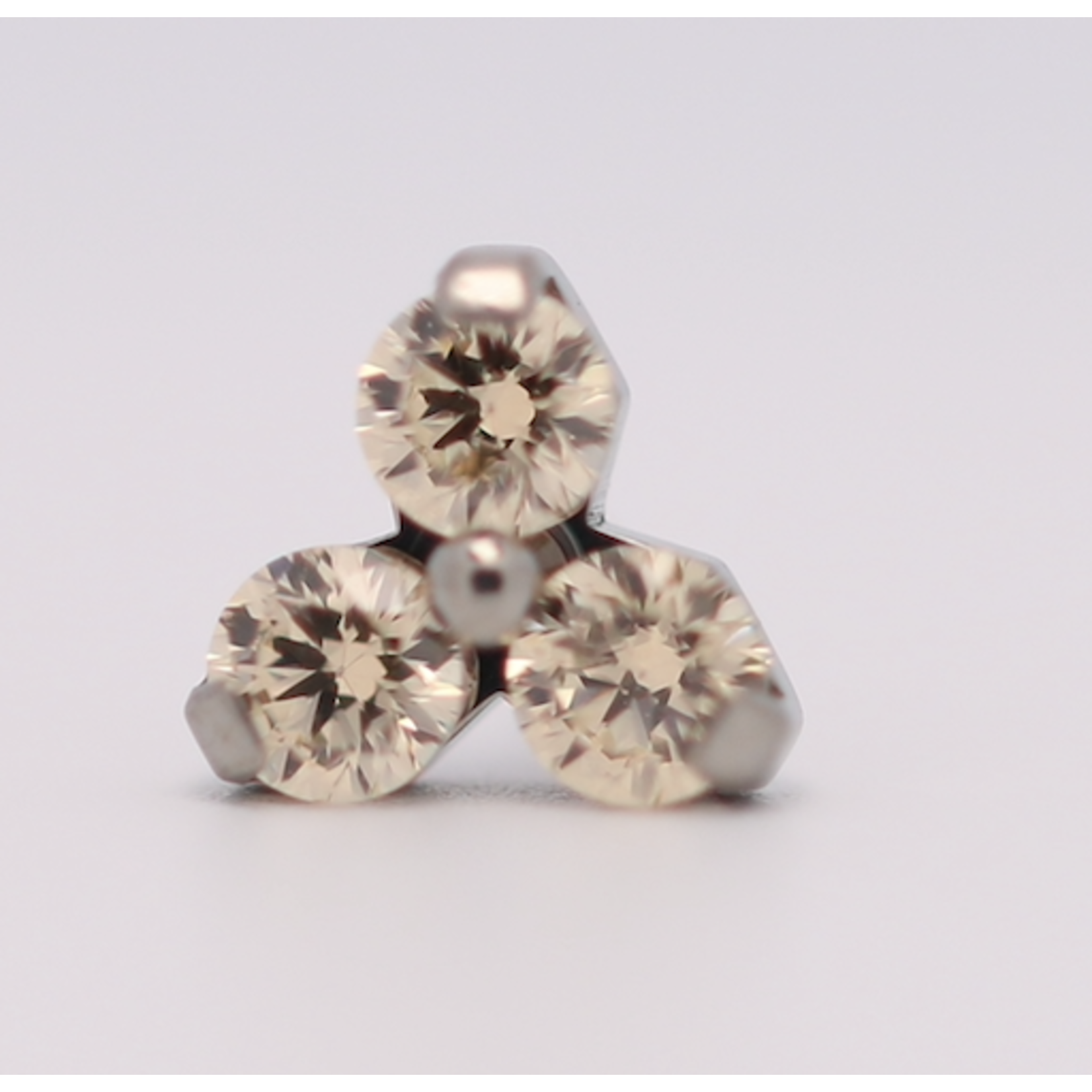 Neometal 18g trinity prong 3x1.5mm champagne