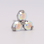 Neometal 18g trinity prong 3x2mm aurora borealis