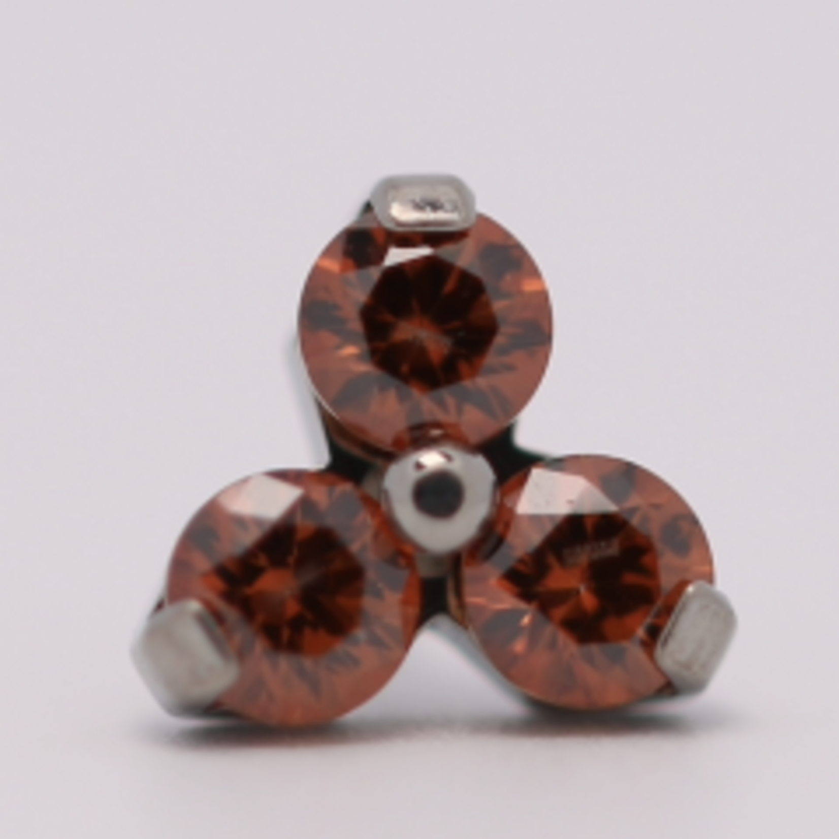 Neometal 18g trinity prong 3x2mm caramel