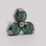 Neometal 18g trinity prong 3x2mm emerald
