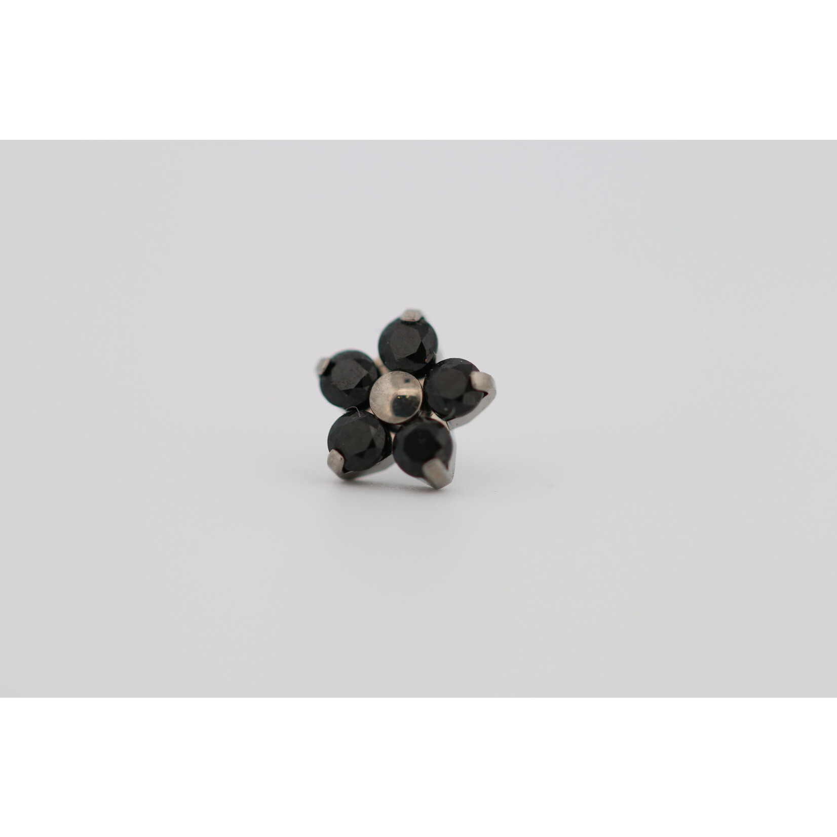 Neometal 18g prong set threadless end flower 5x1.5mm black
