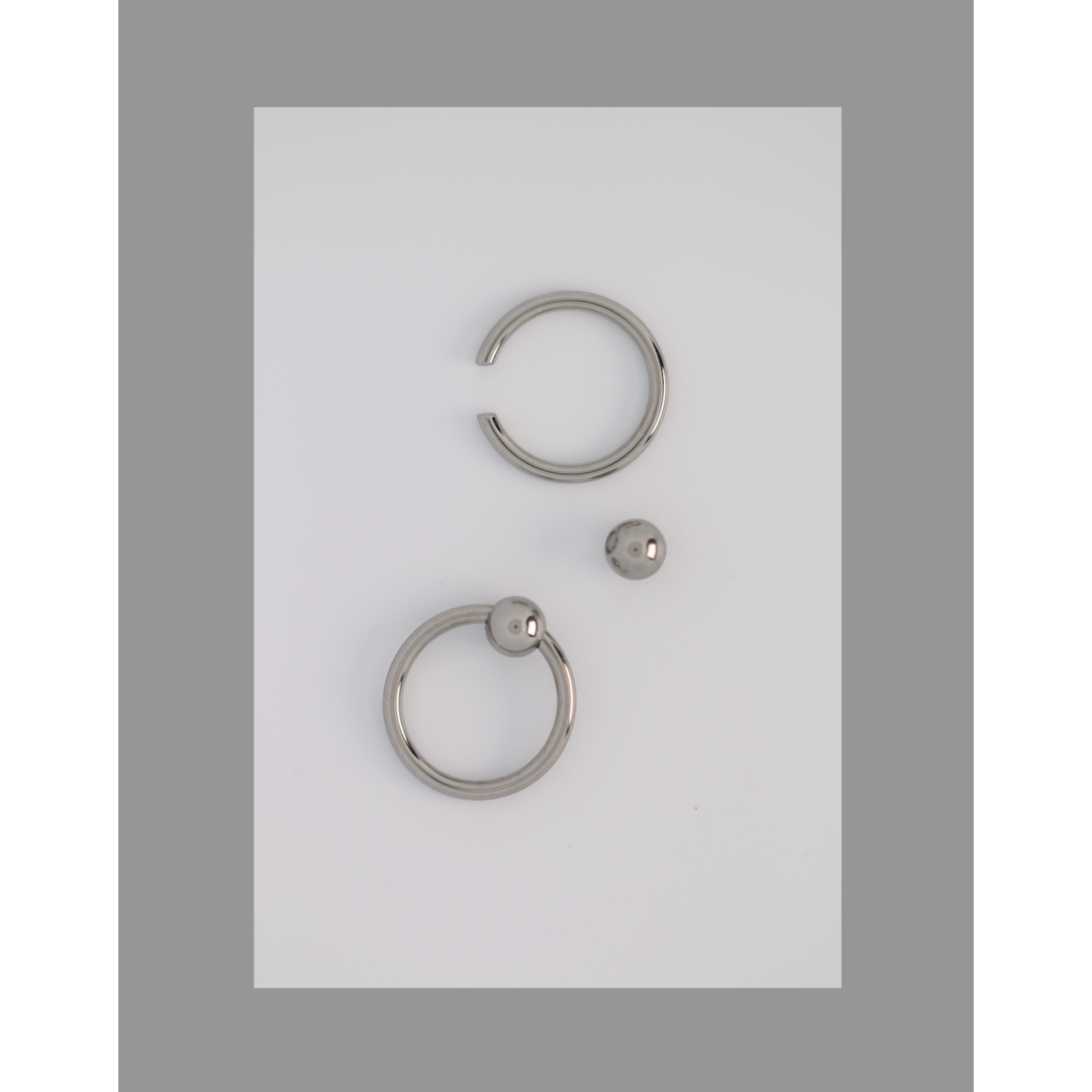 Anatometal 18g 1/4 captive bead ring