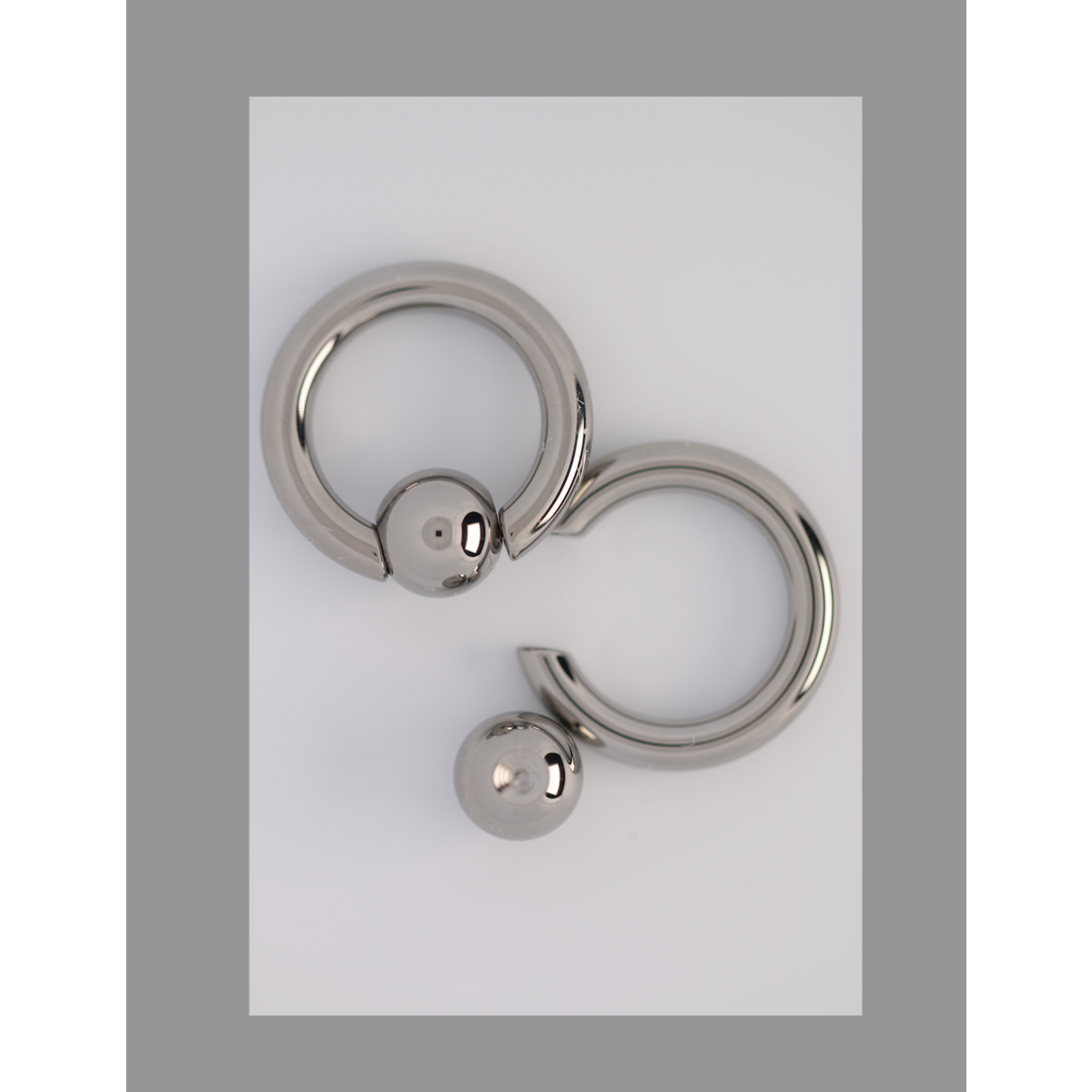 Anatometal 10g 5/8 captive bead ring
