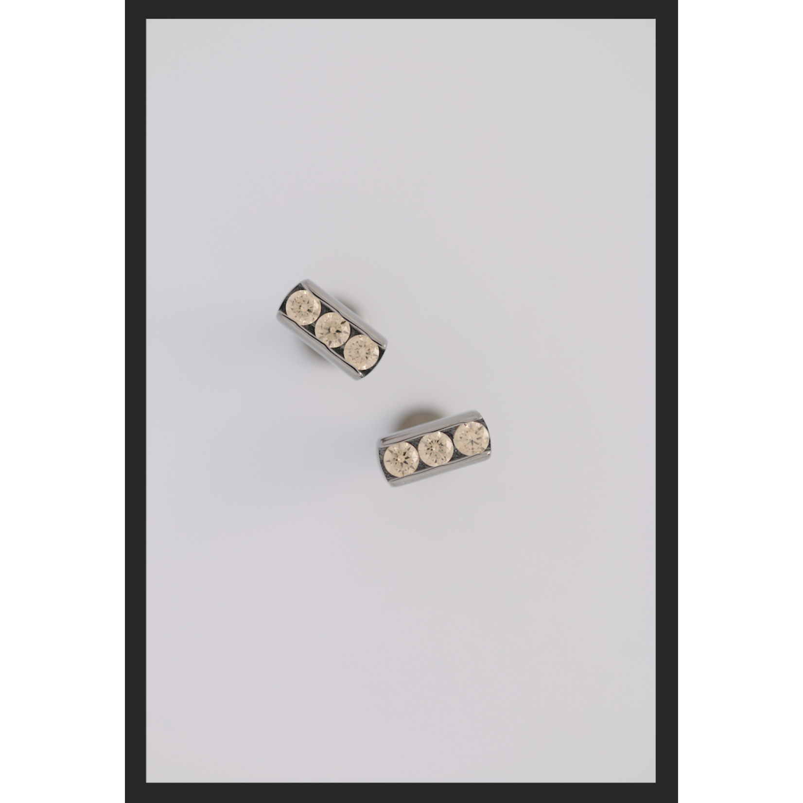 IS Body jewelry 18g channel set threadless faceted gem end with (3) 2mm gems-Fancy Champagne CZ
