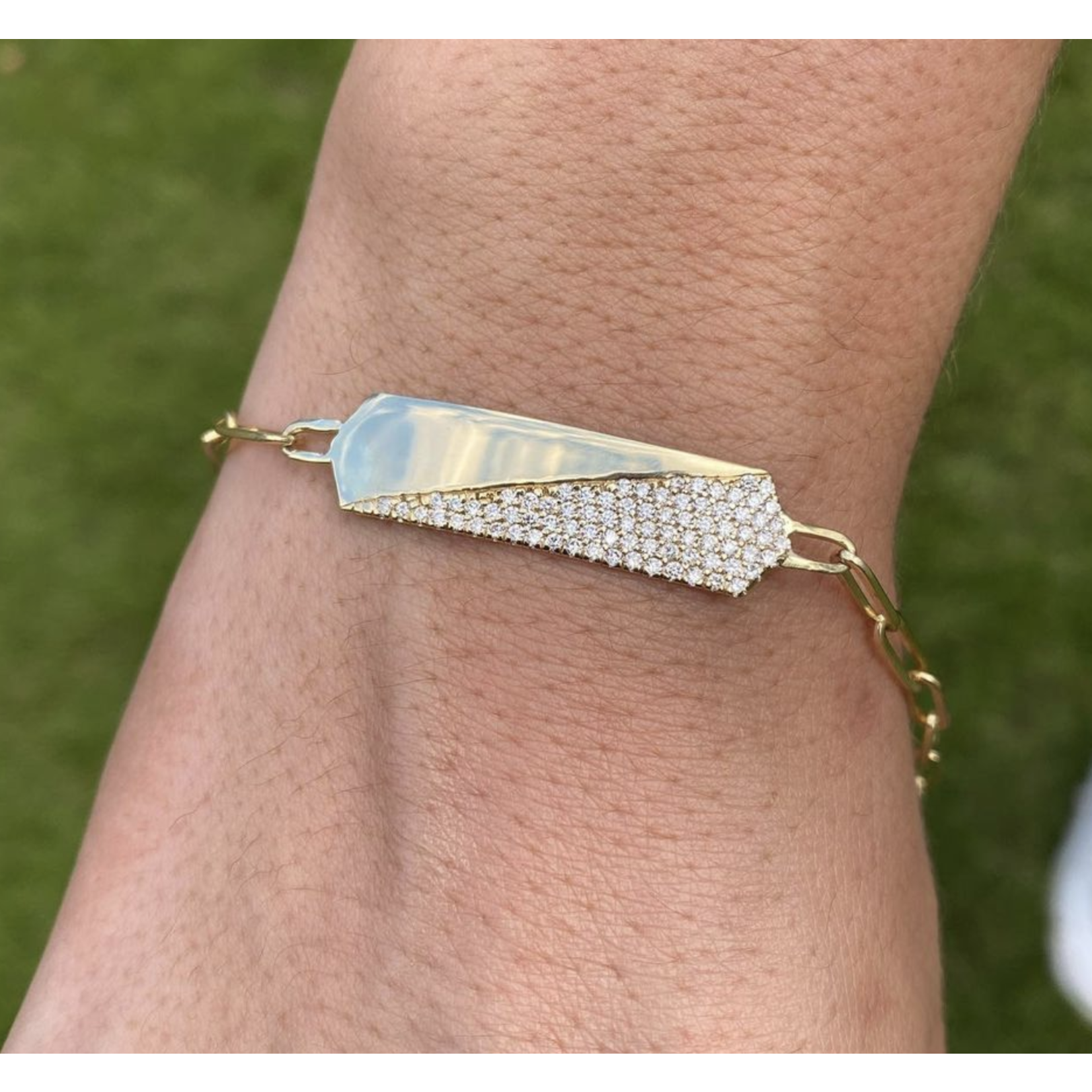 Aura Gold Solid 18k yellow gold bracelet with 77 1.3mm VS1 diamonds